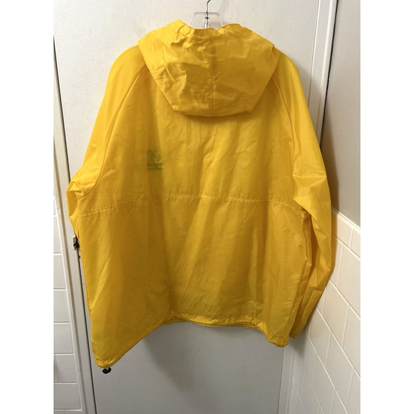 Vintage Harriton Jacket Mens L Yellow MIT MBA Finance Track Anorak Zip Hooded Packable Lightweight Water-Resistant Bar—Embroidered Logo Size US L / EU 52-54 / 3 - 7 Thumbnail