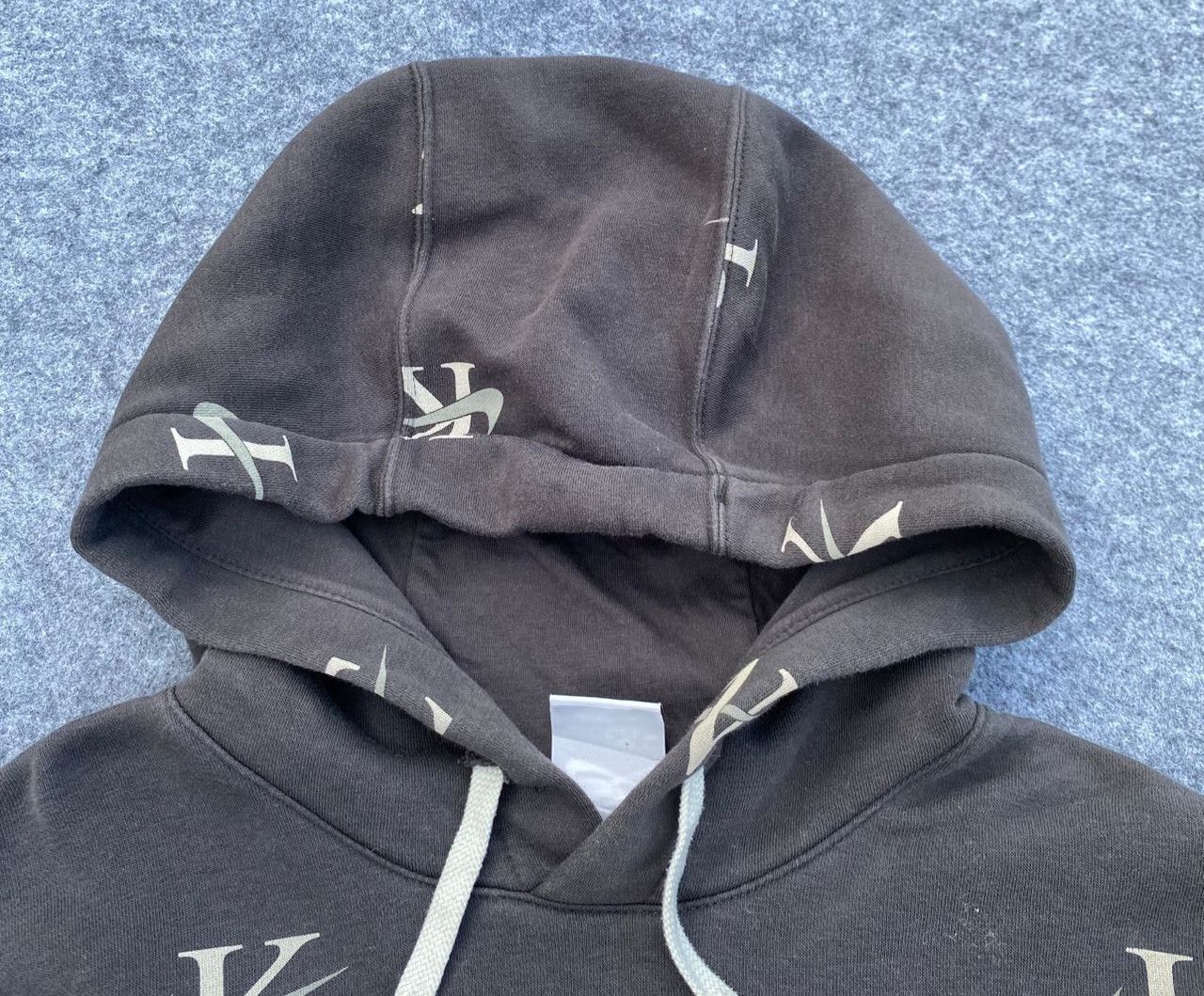 Nike Vintage Nike Swoosh Sportwear Distressed Hoodies Size US M / EU 48-50 / 2 - 6 Thumbnail