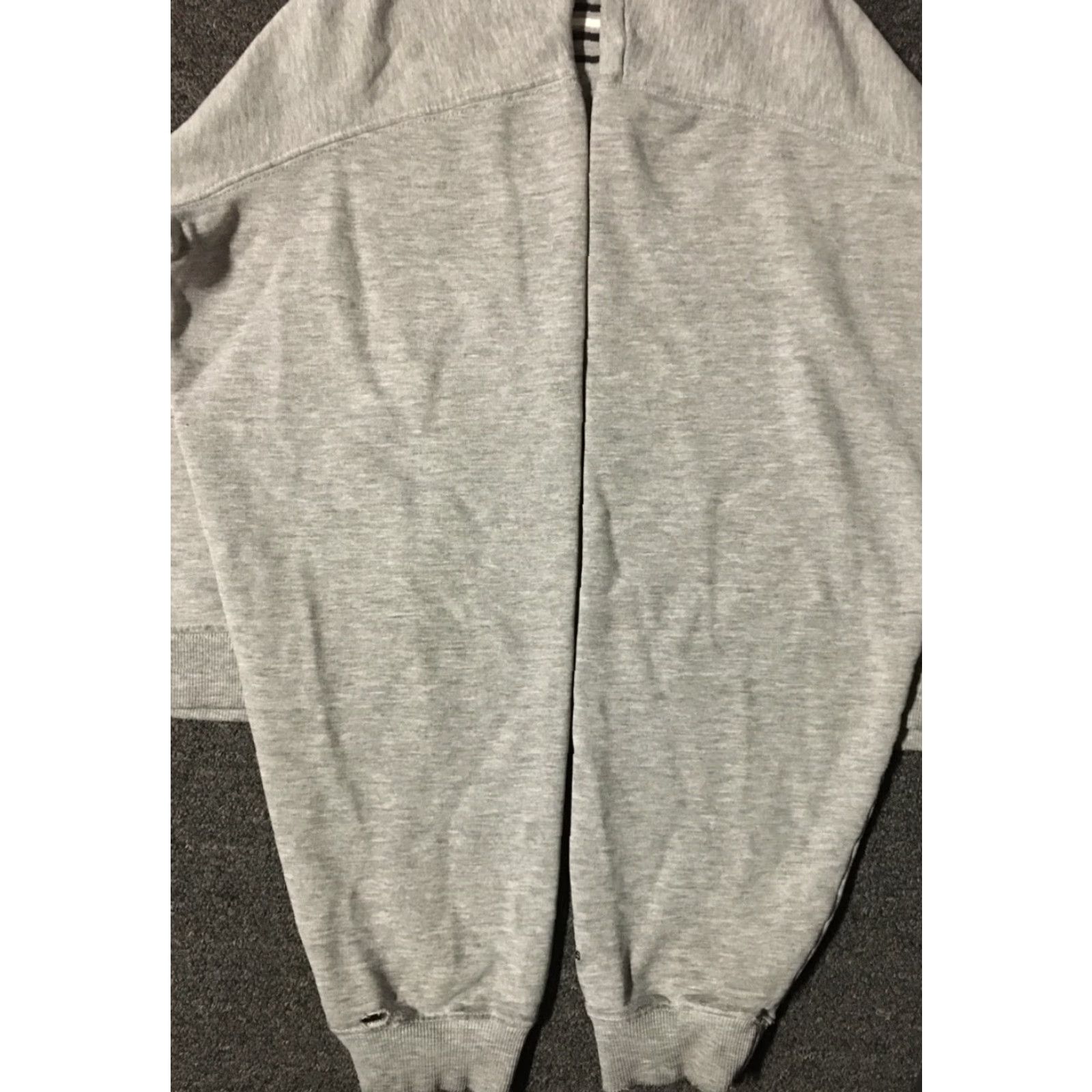 Adidas VINTAGE Adidas Hoodie Mens M Gray 90s Grunge Distressed Boxy Sweatshirt Center Logo USA Punk Surf Skate Football Basketball Beach Retro Size US M / EU 48-50 / 2 - 3 Thumbnail