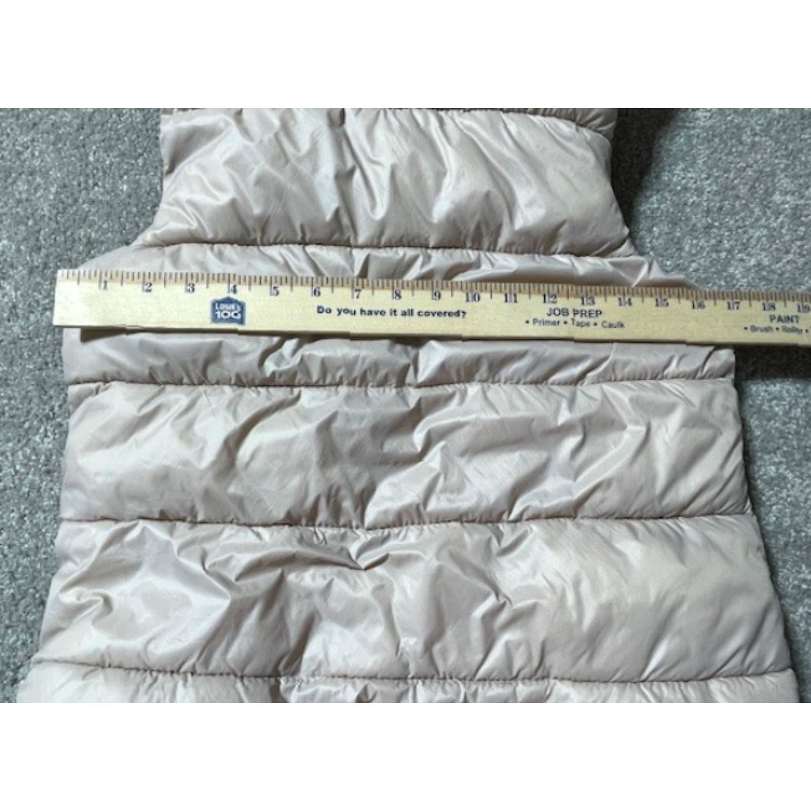 Old Navy Old Navy Vest Womens XS Full Zip Lined Sleeveless Mock Neck Beige Puffer Jacket Classic Outdoor Preppy Casual Travel Womens Bag? Size XS / US 0-2 / IT 36-38 - 3 Thumbnail