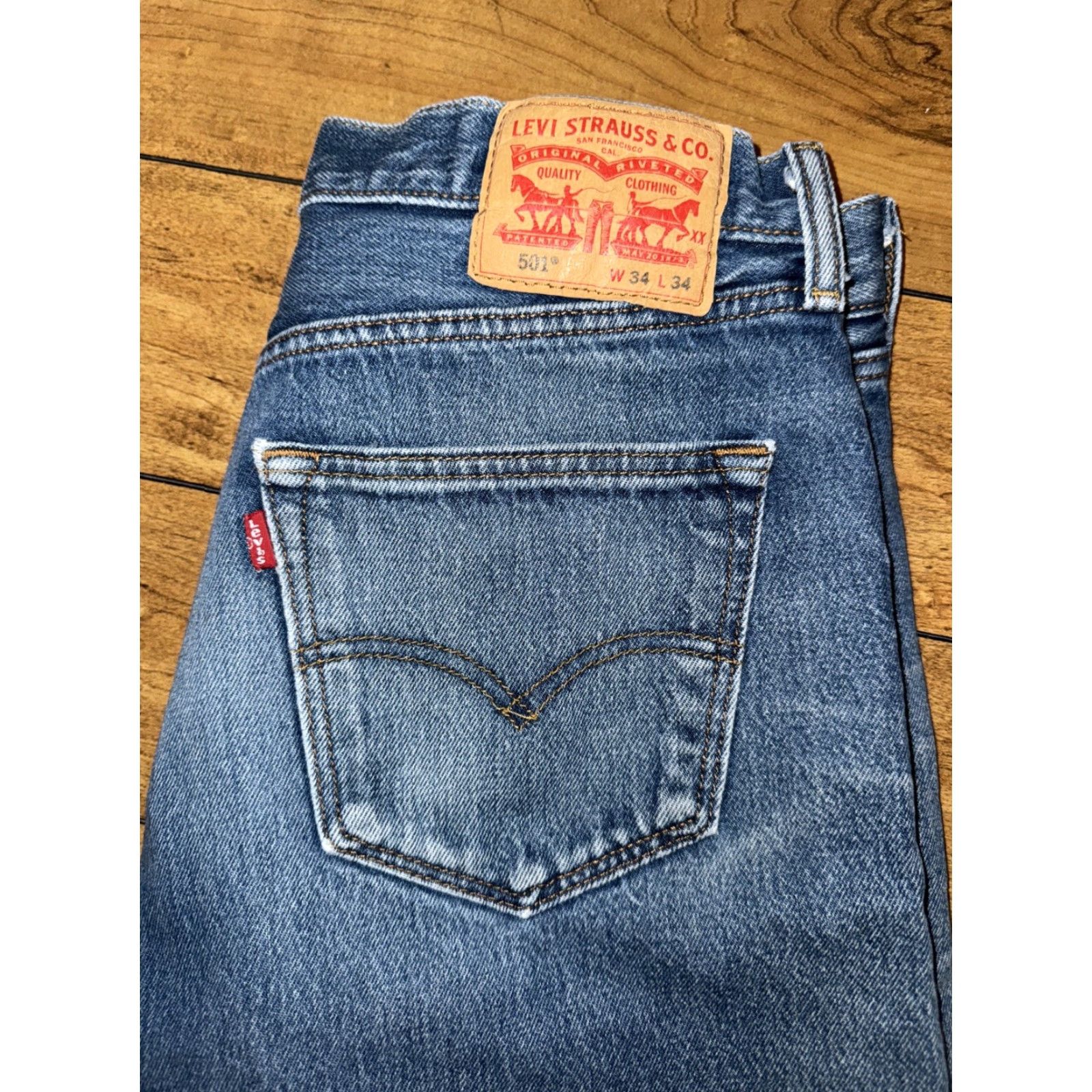 Levi's VINTAGE Levi's 501 Jeans Denim Blue 90s Button Fly 32x31 Mens Regular Straight Jeans Size US 32 / EU 48 - 2 Thumbnail