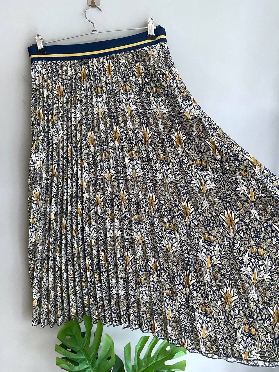 H&M H&M X William Morris & Co Floral Pattern Pleated Skirt, M Size 32" / US 10 / IT 46 - 9 Thumbnail