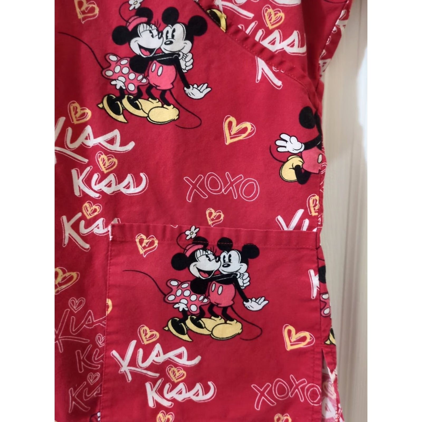 Disney Disney Scrubs Women Small Mickey Mouse Minnie Red Nurse Shirt Size M / US 6-8 / IT 42-44 - 2 Thumbnail