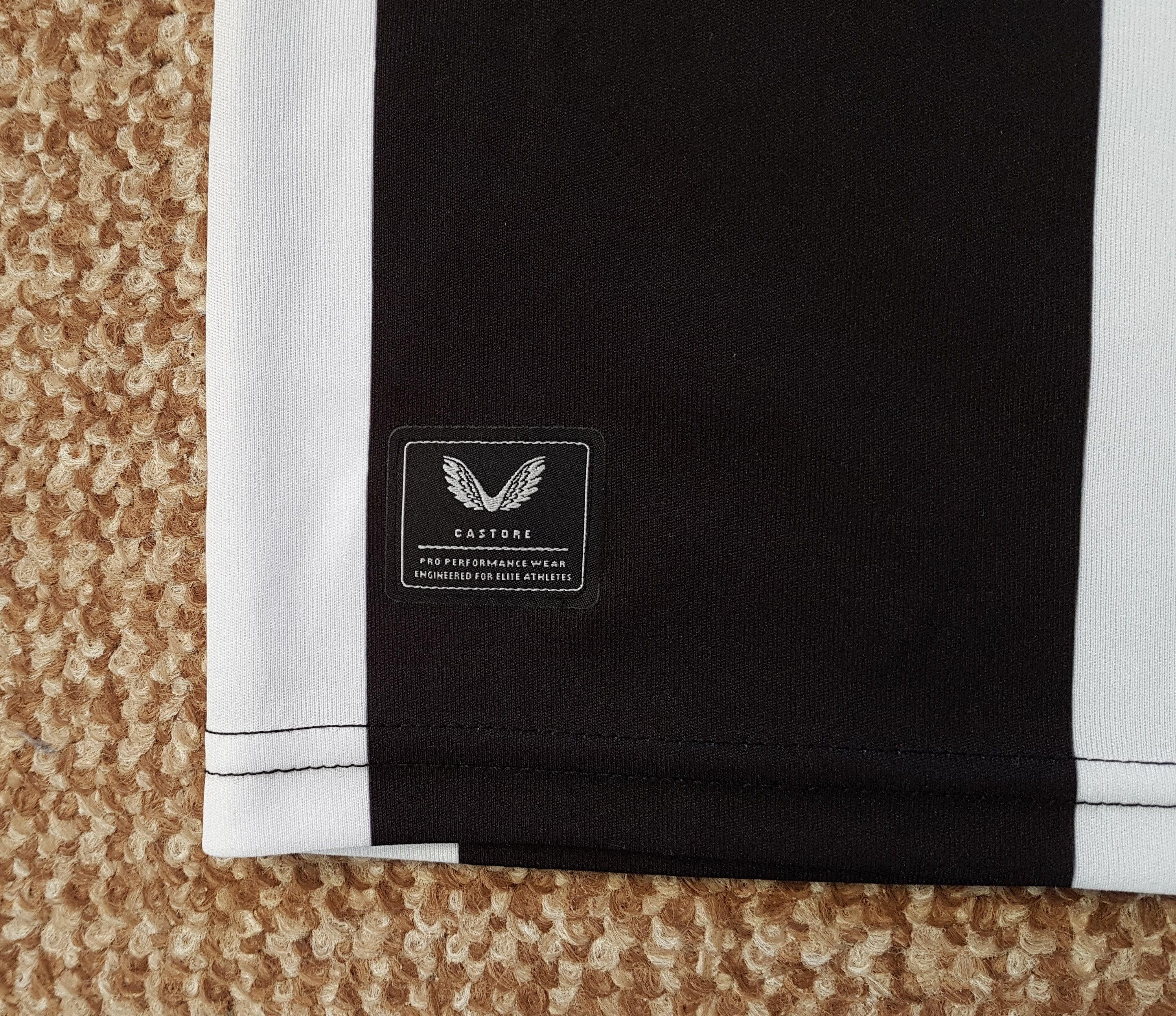 Castore Newcastle United 2021-22 Castore Football Soccer Jersey Home Size US XXL / EU 58 / 5 - 2 Thumbnail