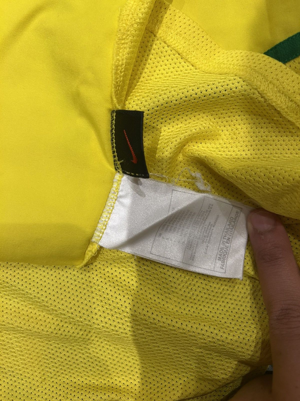 Nike Brazil 2002 home jersey Size US XL / EU 56 / 4 - 7 Thumbnail