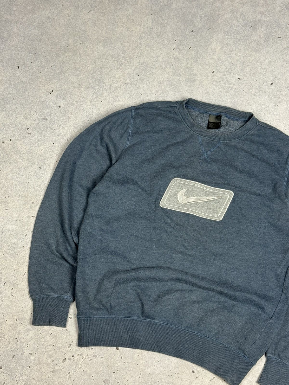 Nike Vintage Nike Center Swoosh Y2K Sweatshirt Size US S / EU 44-46 / 1 - 4 Thumbnail