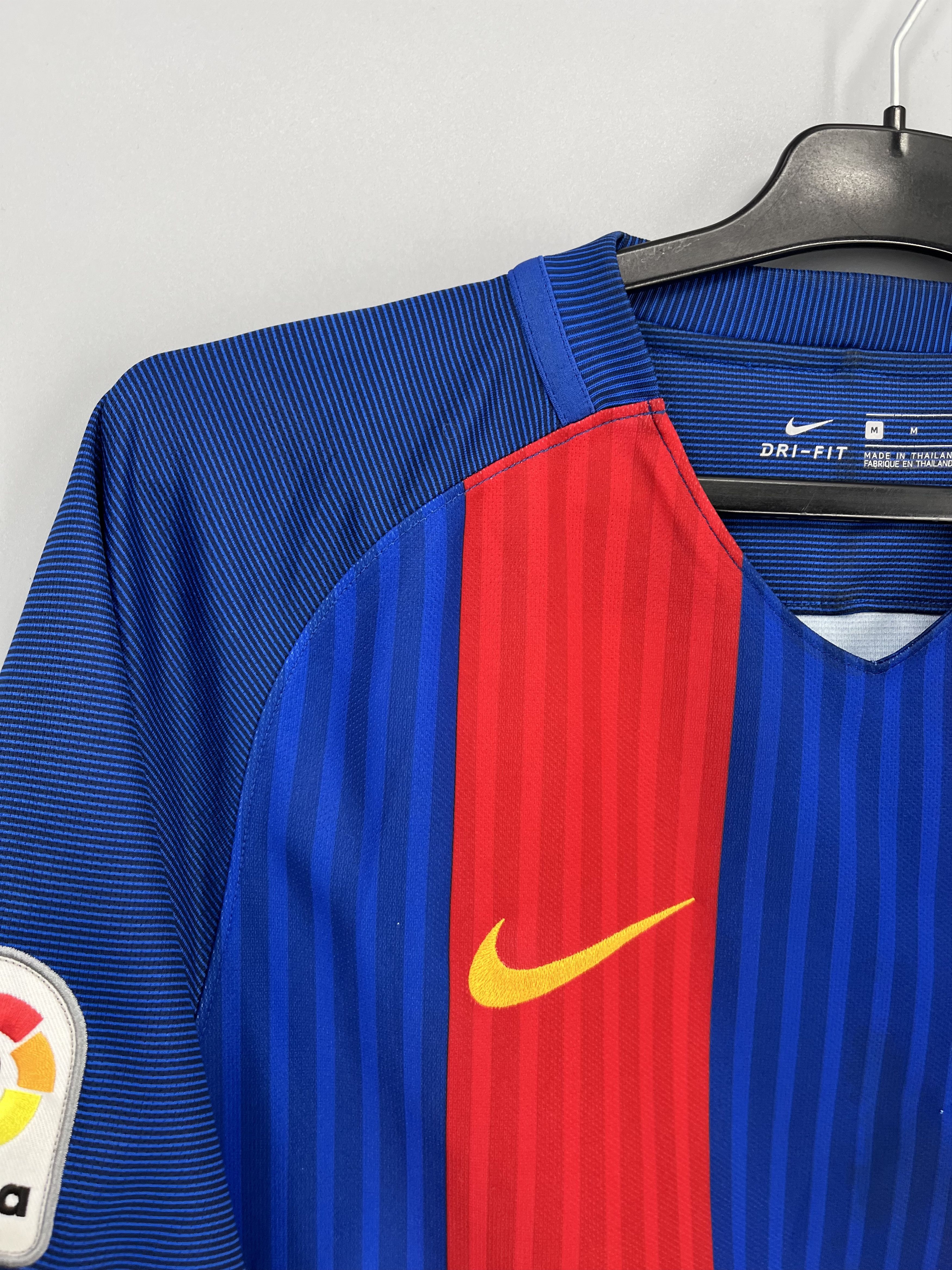 Vintage FC Barcelona Nike 2016 2017 Soccer Jersey Home Football Size US M / EU 48-50 / 2 - 7 Thumbnail