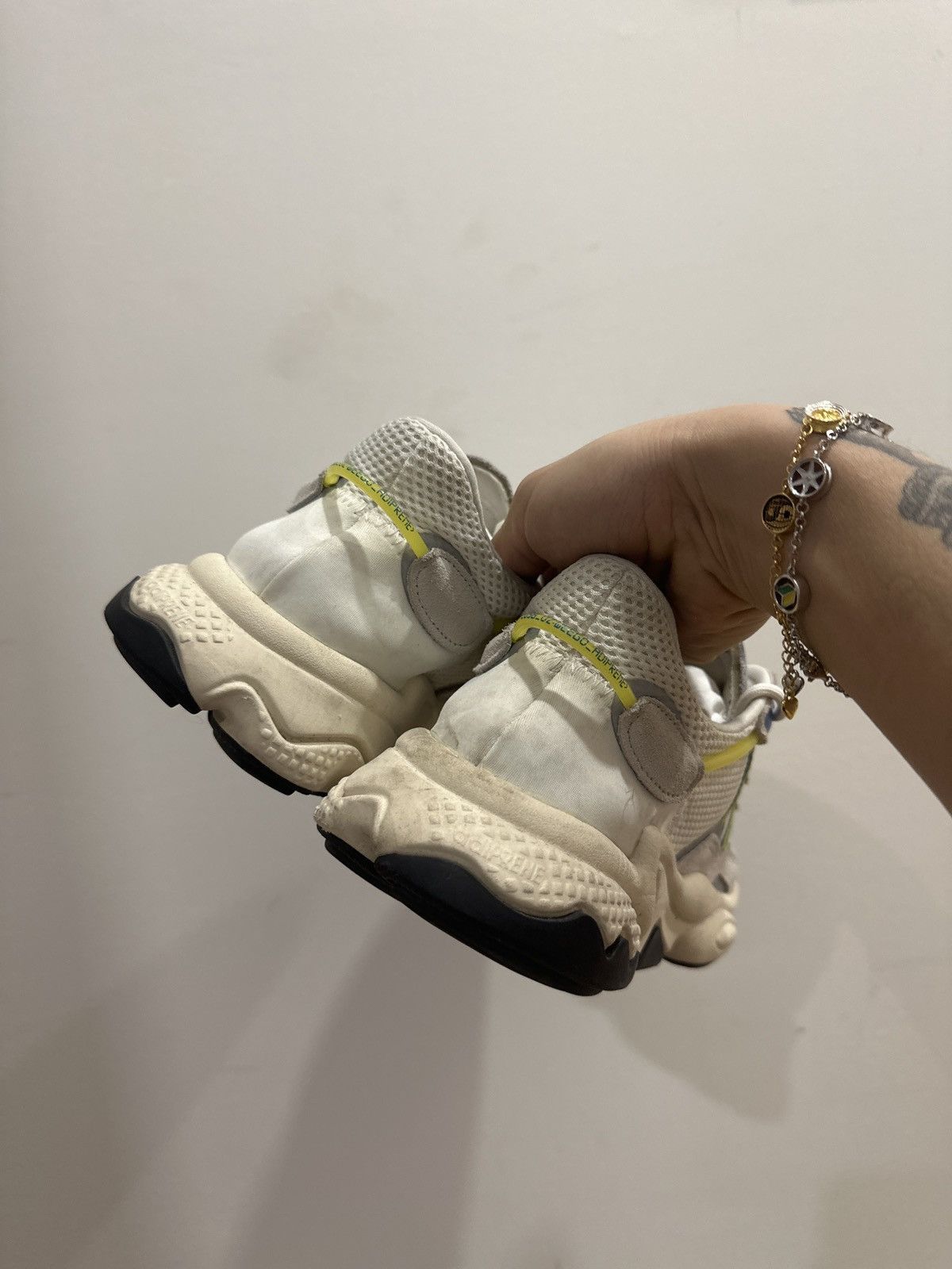 Adidas Adidas ozweego Size US 8.5 / EU 41-42 - 6 Thumbnail