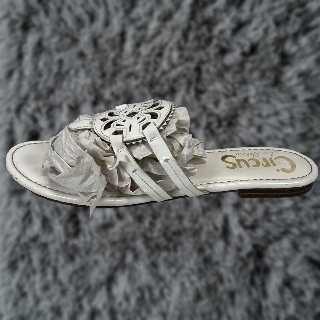 Vintage Circus by Sam Edelman Canyon Thong Sandals Sz 9.5 GUC White Medallion Leather Size US 9.5 / IT 39.5 - 1 Thumbnail