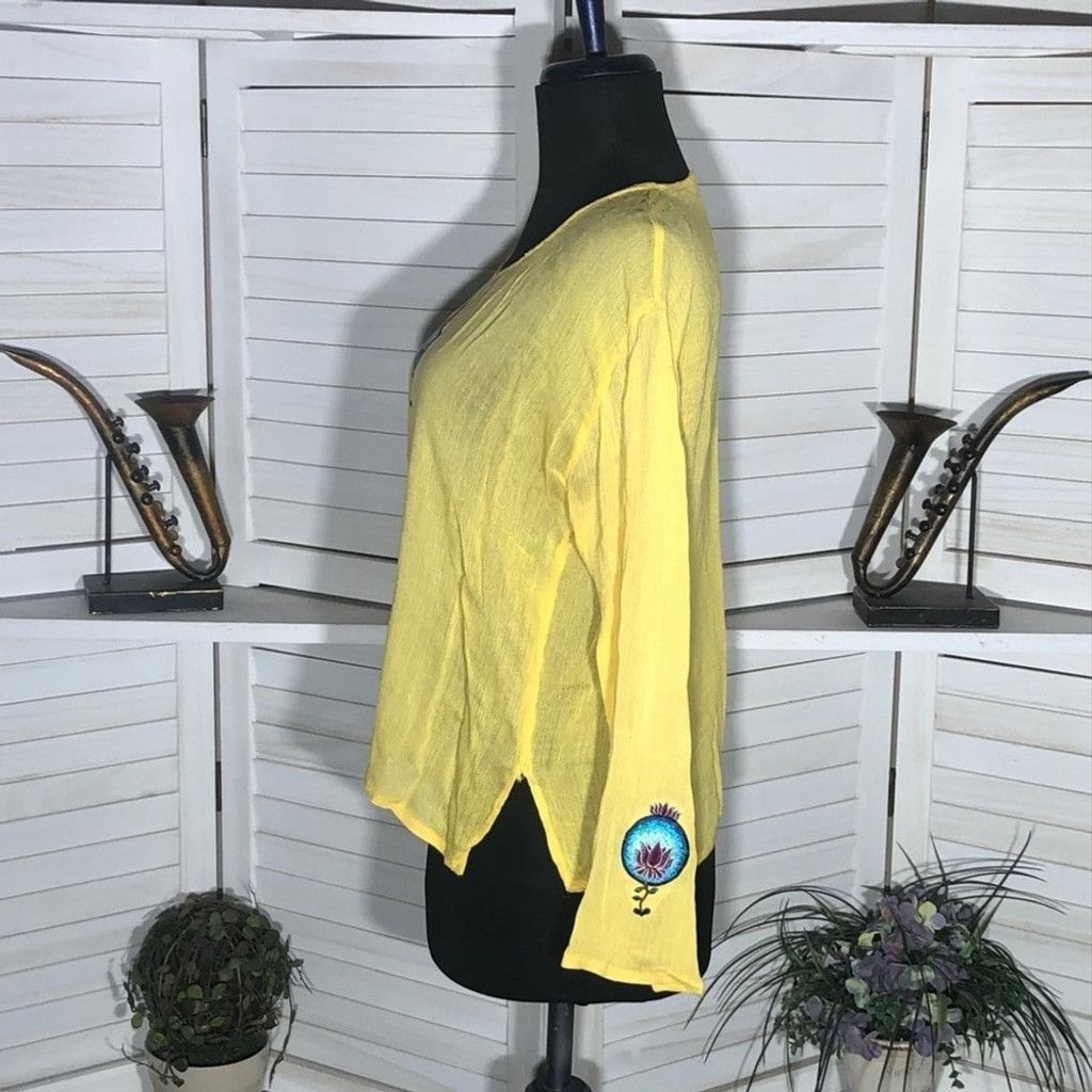 Vintage 70s Boho Blouse Semi Sheer Gauze Embroidered Floral Yellow S Size S / US 4 / IT 40 - 4 Thumbnail