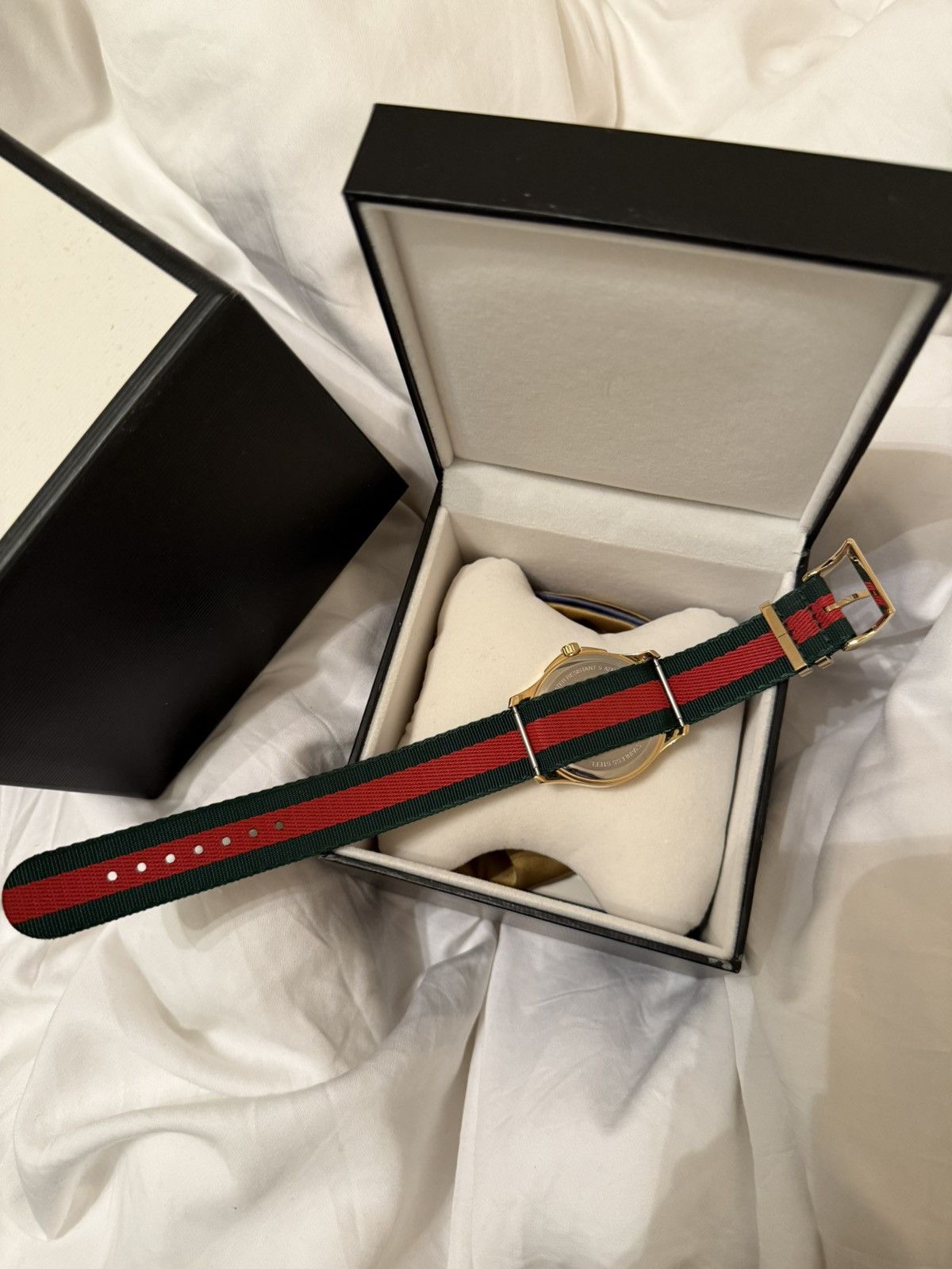 Gucci Gucci G-Timeless Red & Green Gold Bee Watch Size ONE SIZE - 3 Thumbnail