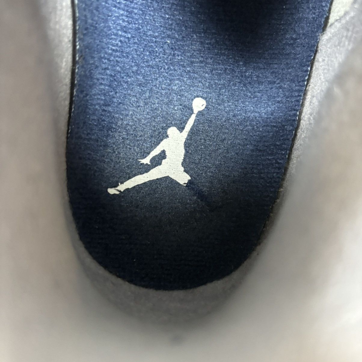Jordan Brand Size 8-Jordan 3 Retro Midnight Navy Lightly Worn W/Box Size US 8 / EU 41 - 7 Thumbnail