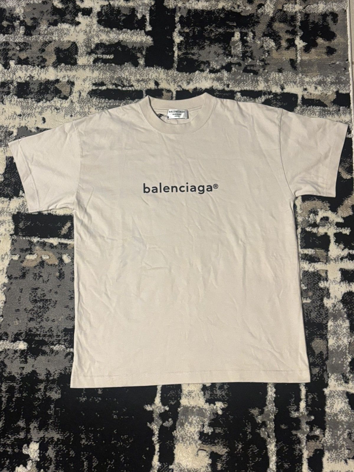 Balenciaga Balenciaga copyright tee Size US S / EU 44-46 / 1 - 1 Thumbnail