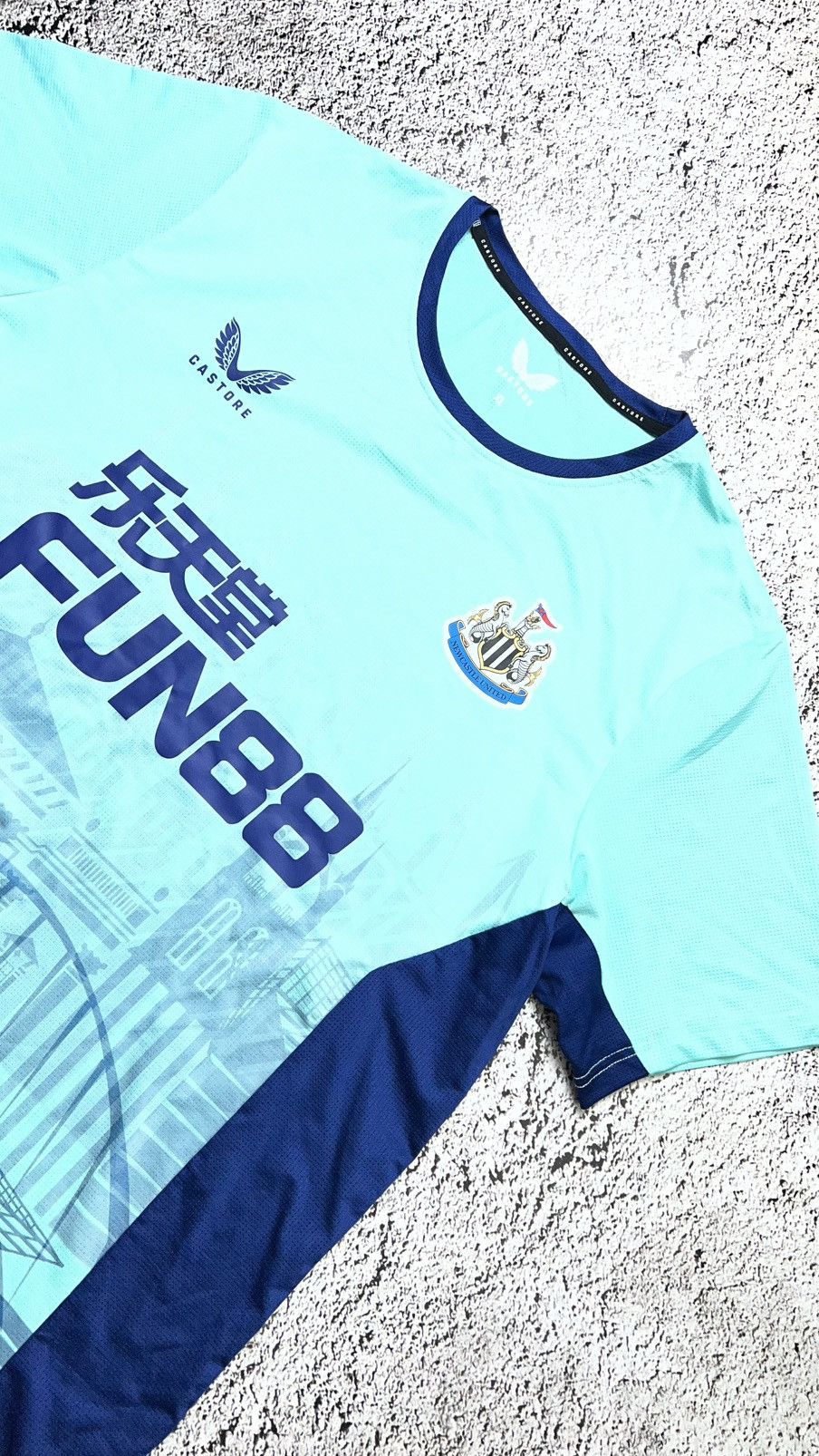 Castore 2022-2023 Newcastle United pre match castore jersey Size US XL / EU 56 / 4 - 2 Thumbnail