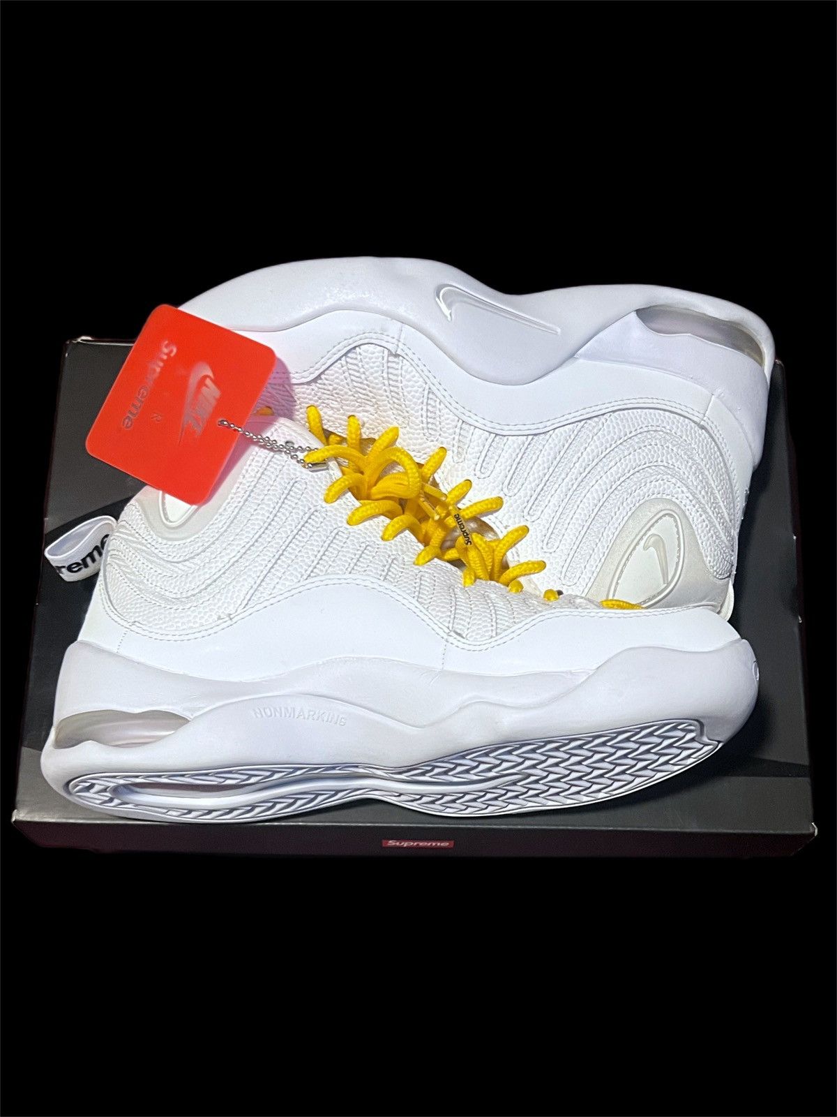Nike × Supreme Nike supreme air bakin Size US 6.5 / EU 39-40 - 3 Thumbnail