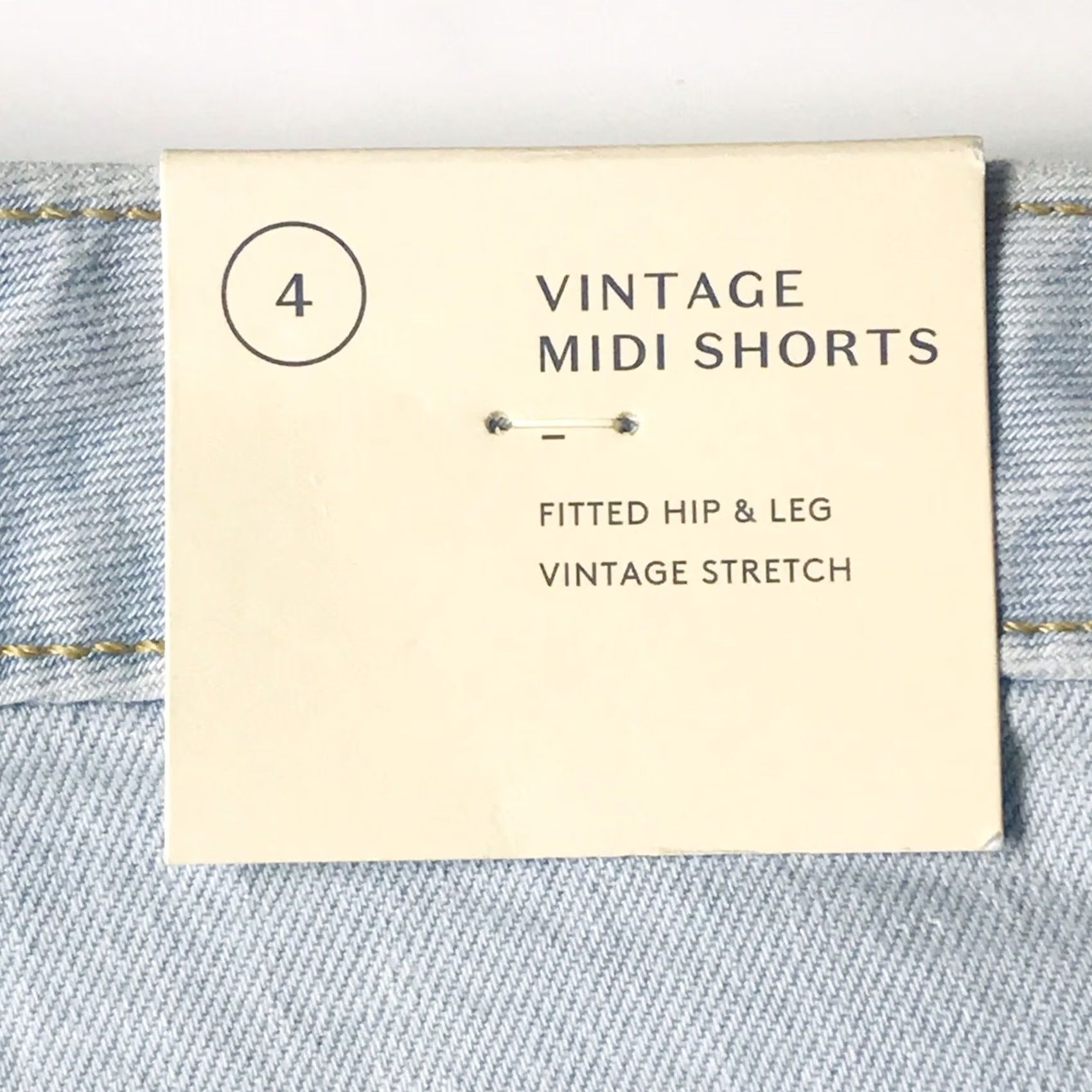 Vintage VINTAGE Universal Thread Women Denim Shorts Midi Distressed Light Blue 4 Short Regular Stretch Pockets Easy Care Mens Girls Womens Size 27" / US 4 / IT 40 - 4 Thumbnail