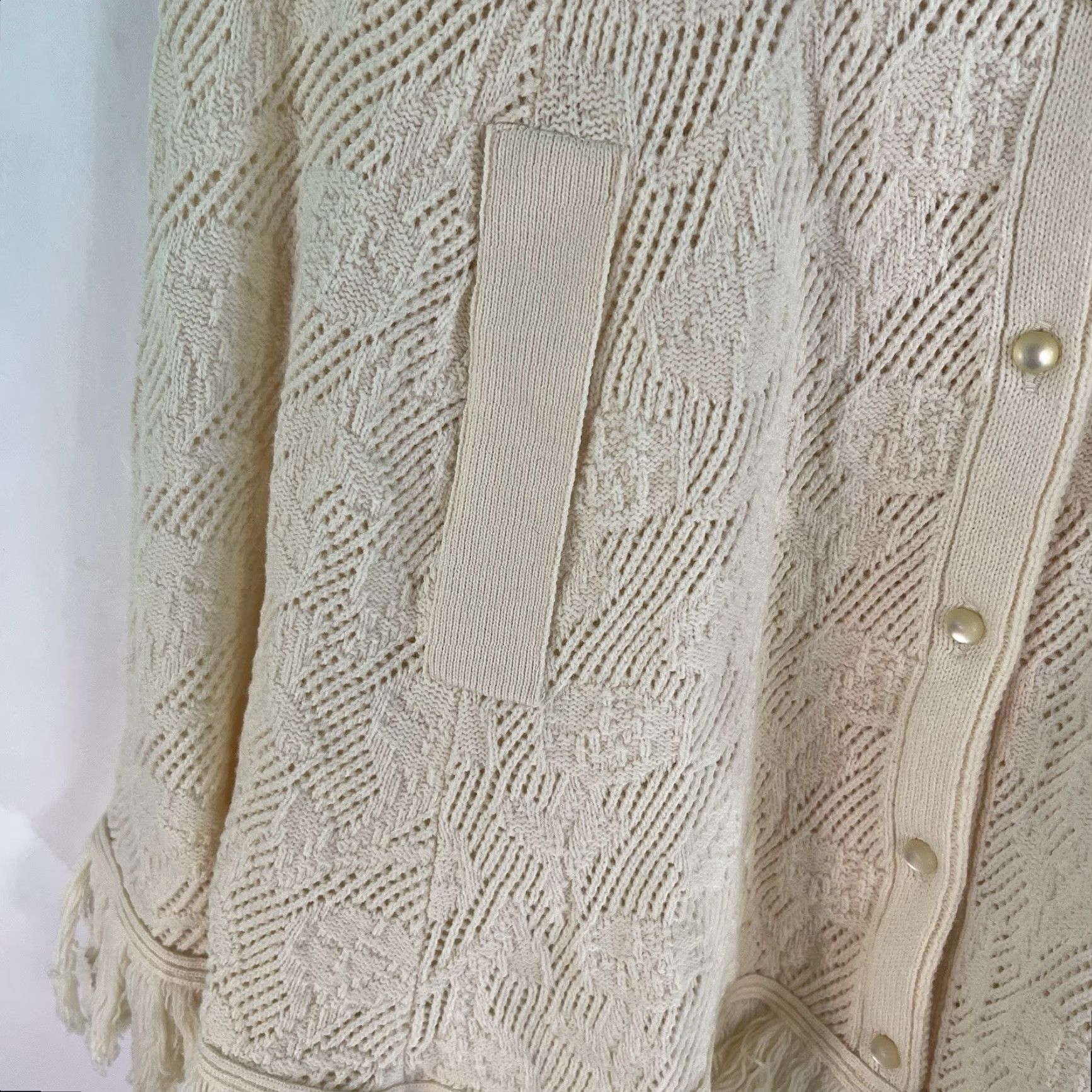 Vintage VINTAGE Sidney Gould 80's Knit Poncho Shawl Womens One Size Ivory Fringe Bohemian Size ONE SIZE - 4 Thumbnail