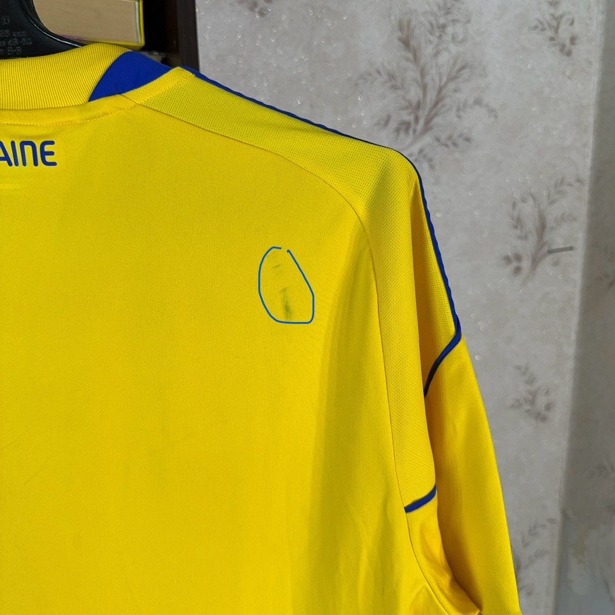 Adidas Adidas Ukraine Jersey 2011-12 Home Football Shirt Soccer L Size US L / EU 52-54 / 3 - 19 Thumbnail