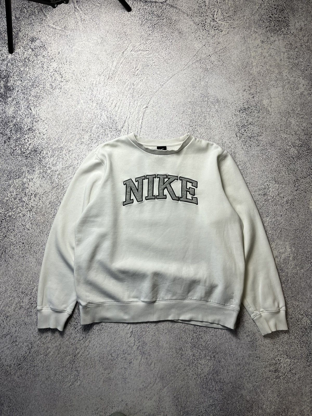 Nike Vintage Nike Big Logo Sweatshirt Y2K Streetwear Size US L / EU 52-54 / 3 - 5 Thumbnail
