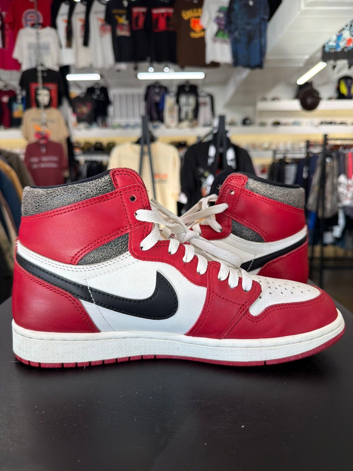 Jordan Brand Air Jordan 1 Chicago Lost & Found Size 9 (2022) Size US 9 / EU 42 - 3 Thumbnail