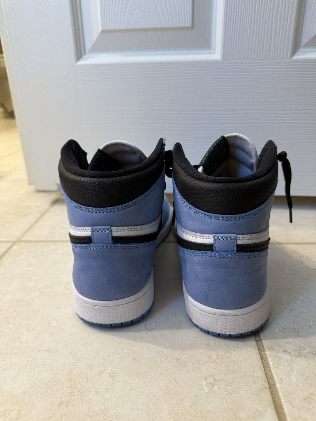 Nike Nike Jordan 1 Retro High University Blue Size US 10 / EU 43 - 4 Thumbnail