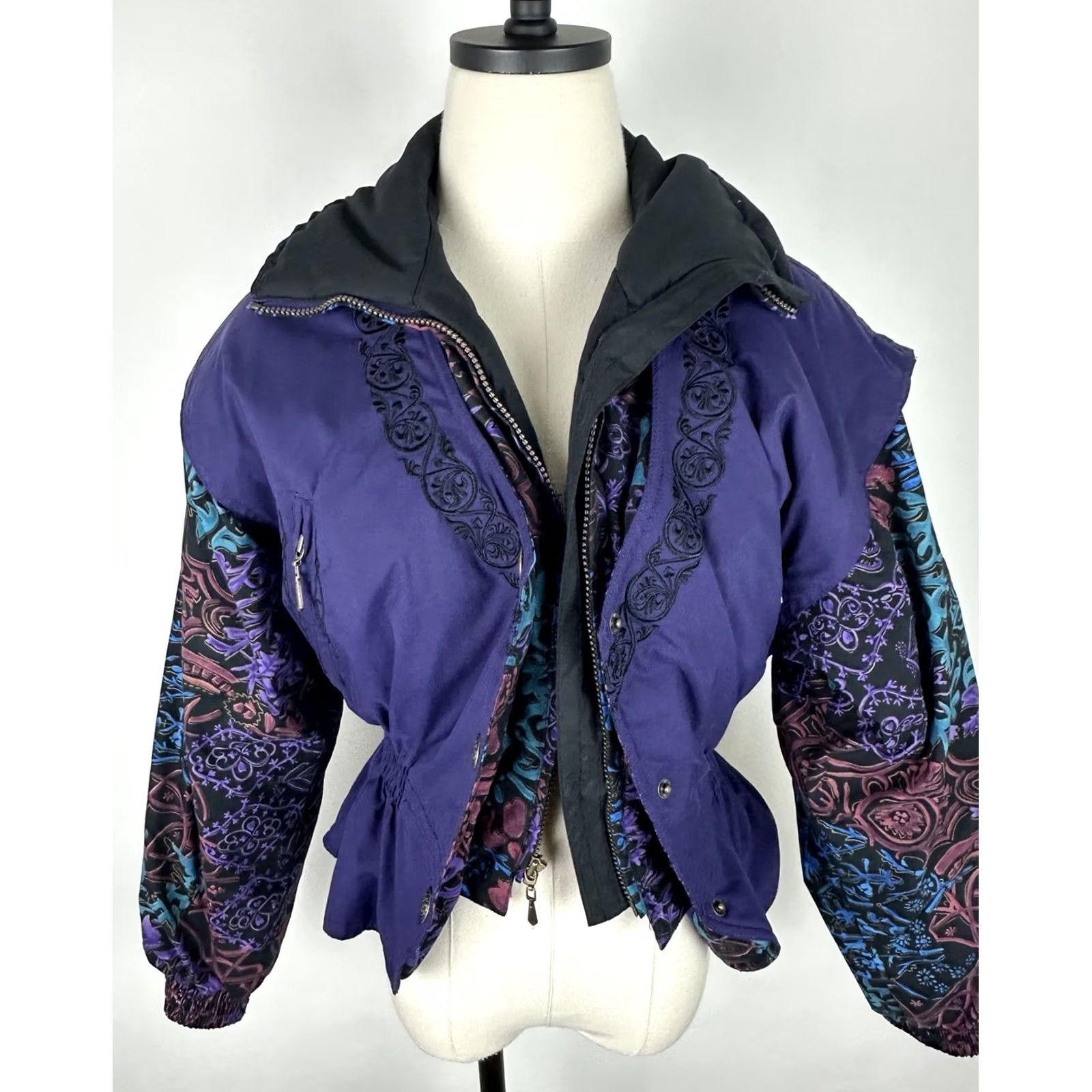 Vintage VINTAGE Skiing Passport Jacket Womens XS 90s Bohemian Paisley Embroidered Puffer Purple Size XS / US 0-2 / IT 36-38 - 4 Thumbnail