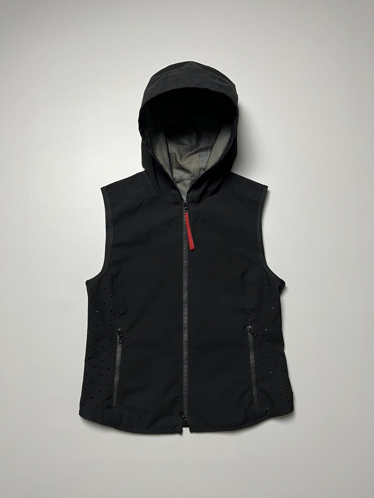 Prada Prada Luna Rossa hooded utility vest black vintage Size S / US 4 / IT 40 - 1 Thumbnail