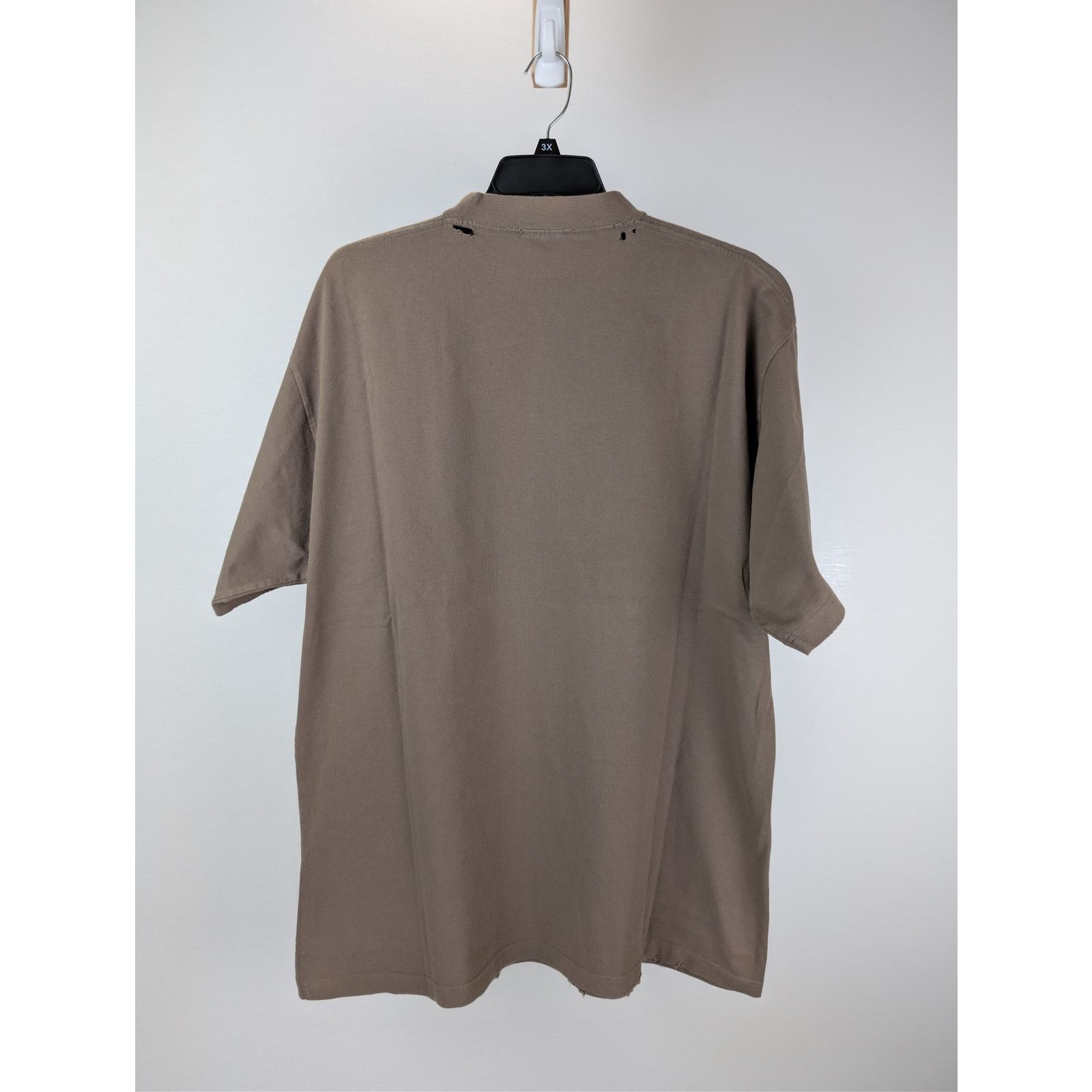Balenciaga o1rshd1 Metal Print Vintage Jersey Oversized T-Shirt Taupe Size US M / EU 48-50 / 2 - 14 Thumbnail