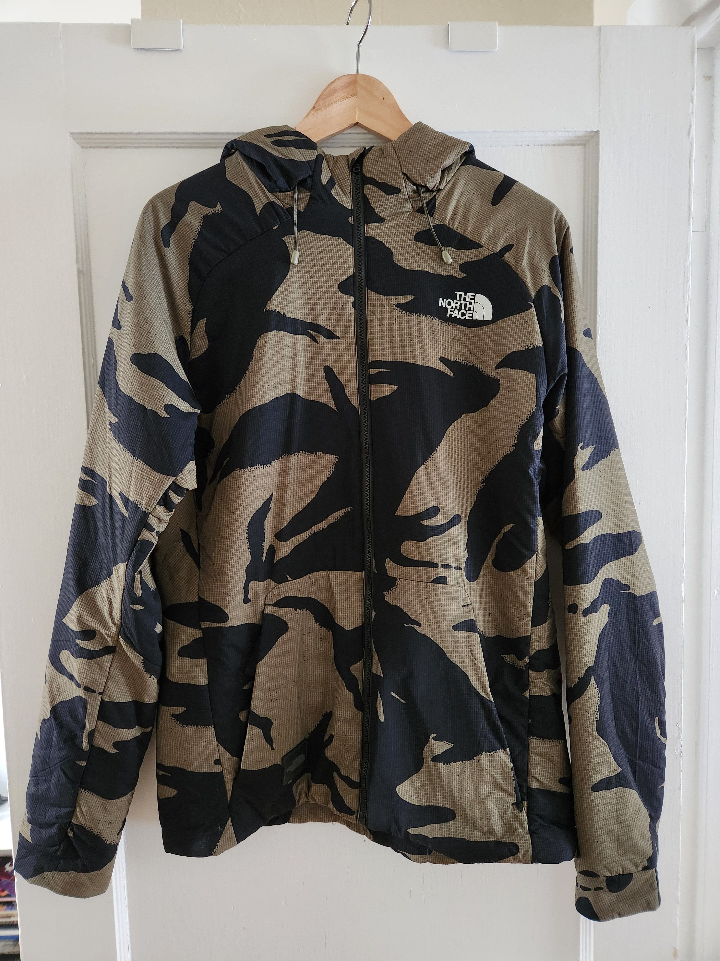 The North Face VENTRIX Camo insulated hoodie Size US S / EU 44-46 / 1 - 1 Thumbnail
