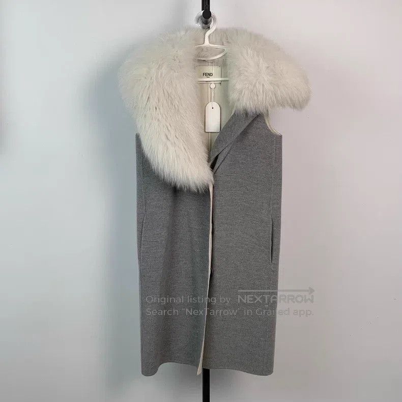 Fendi Fendi Gray Fox Fur Vest Size XS / US 0-2 / IT 36-38 - 1 Thumbnail