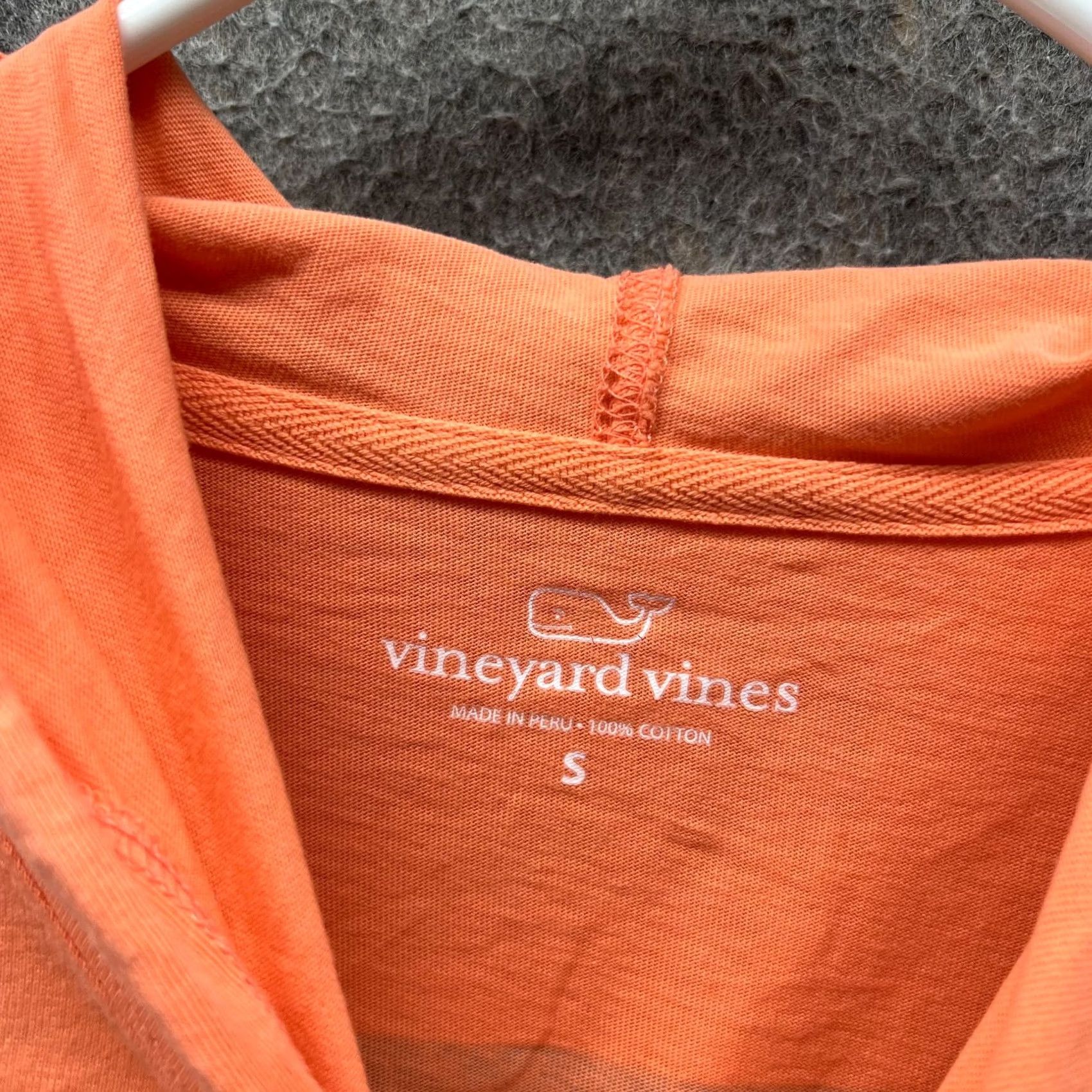 Vineyard Vines VINEYARD VINES Shirt Mens S Orange Hooded Pocket Whale Graphic Long Sleeve Size US S / EU 44-46 / 1 - 3 Thumbnail