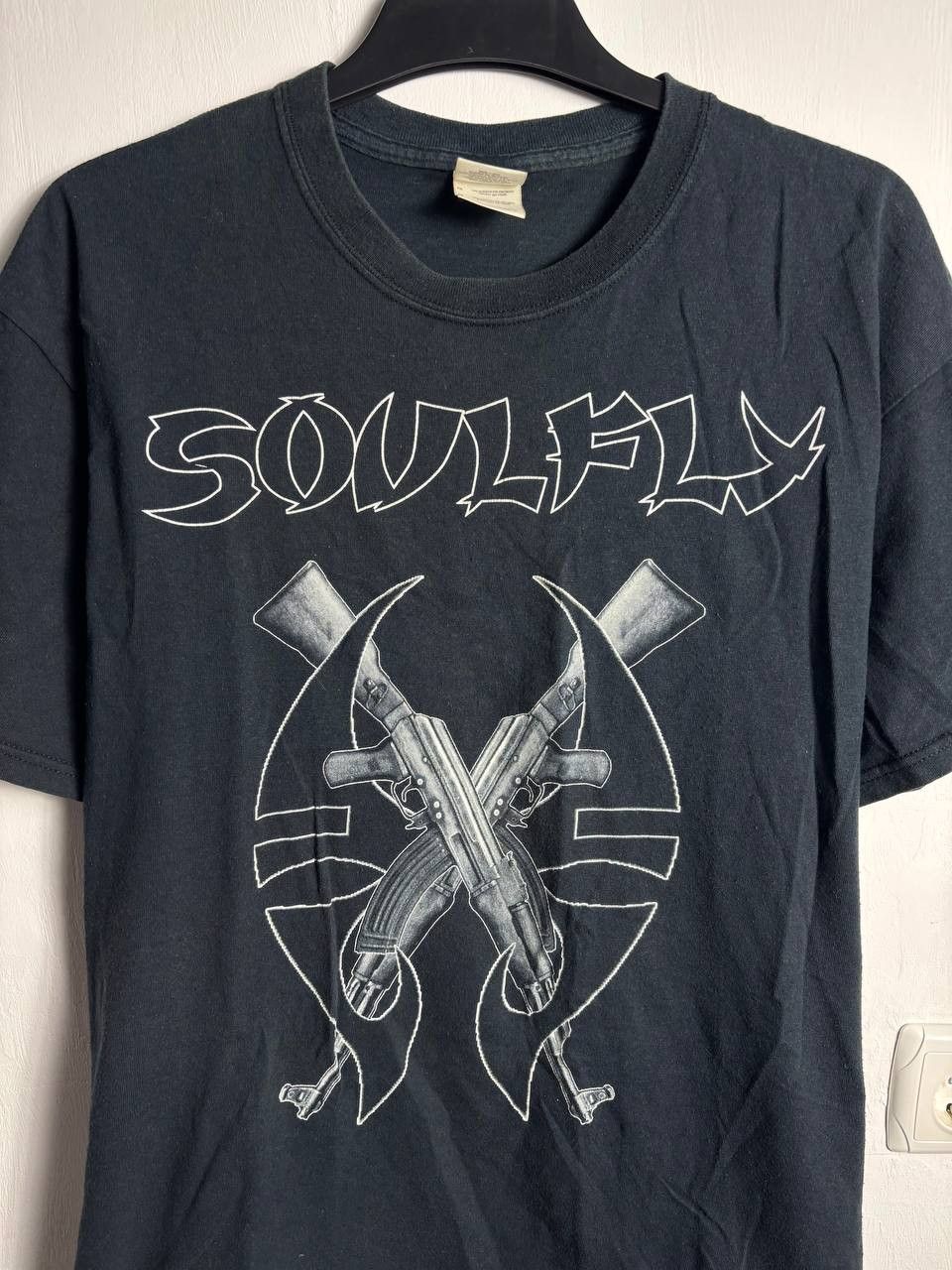 Band Tees Soulfly RARE Vintage AK-47 Blood Fire War Heaven T-Shirt Tee Size US L / EU 52-54 / 3 - 2 Thumbnail