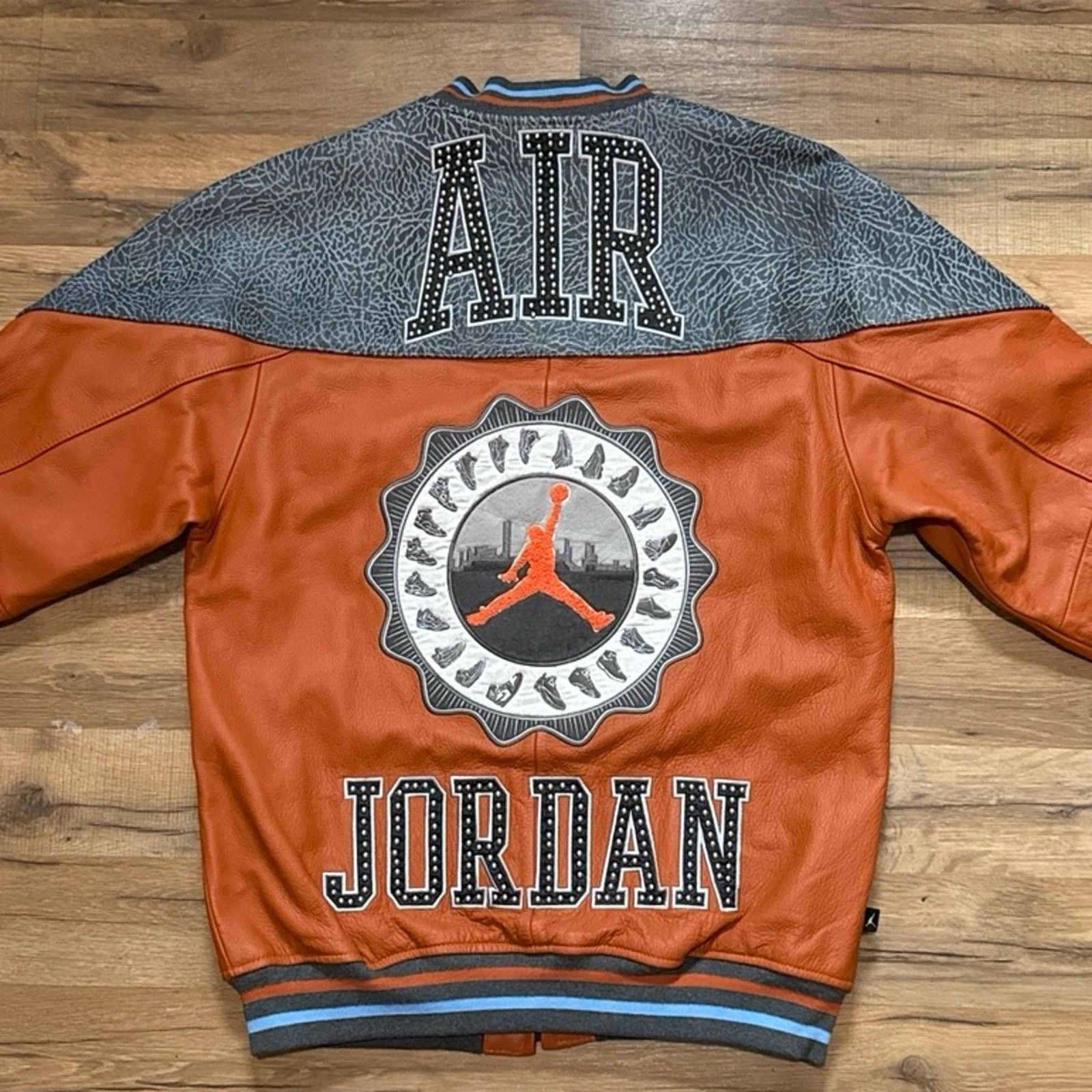 Jordan Brand 2007 Jordan Official Member Zip Up Leather Varsity Jacket Size US L / EU 52-54 / 3 - 3 Thumbnail