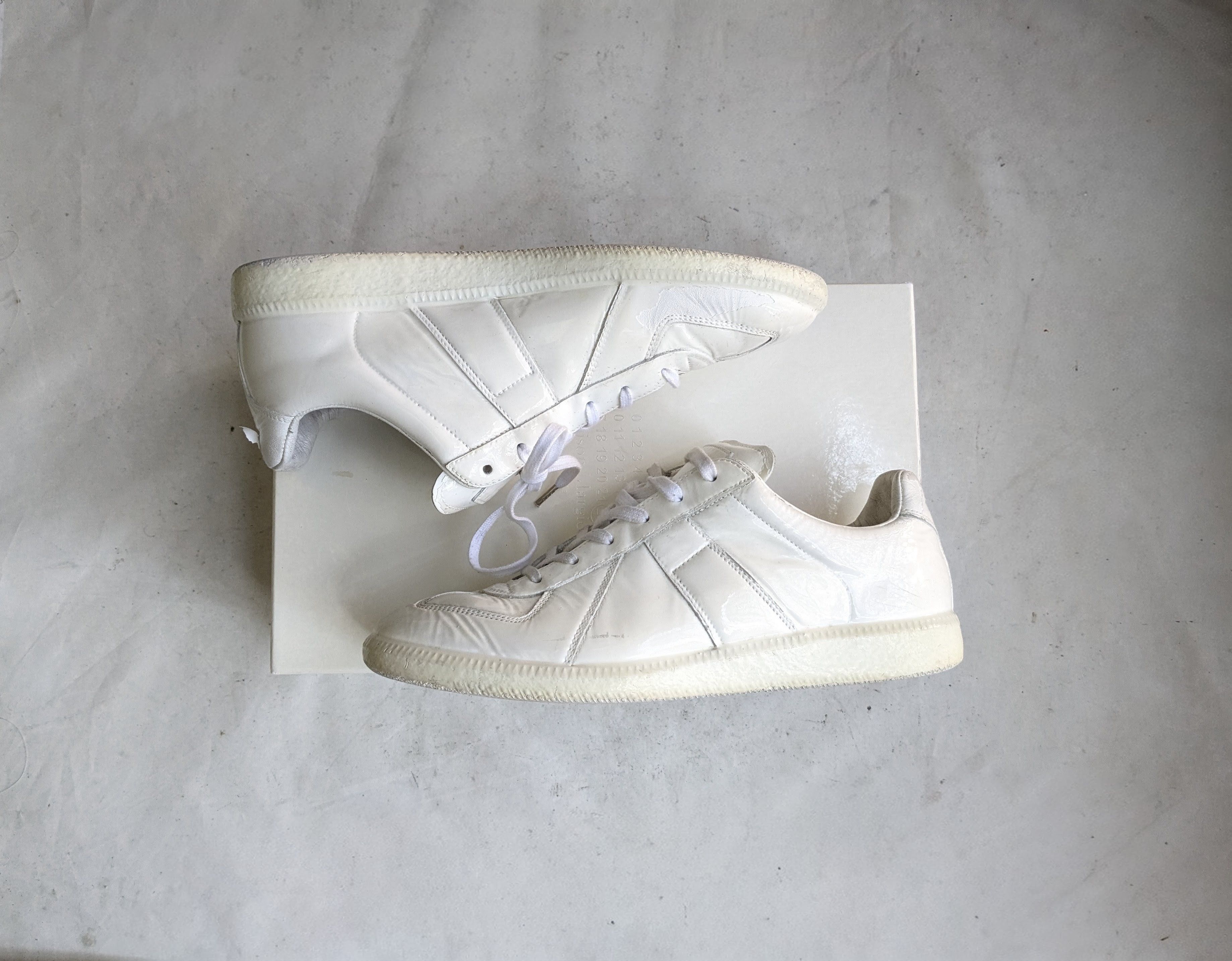 Maison Margiela Maison Margiela Replica Gat White 9 42 Rubber Low Tops Size US 9 / EU 42 - 1 Thumbnail