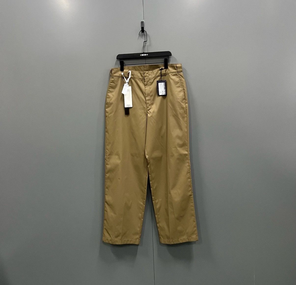 Prada Prada Khaki Triangle Logo Straight-leg Pants J41 Size US 36 / EU 52 - 1 Thumbnail