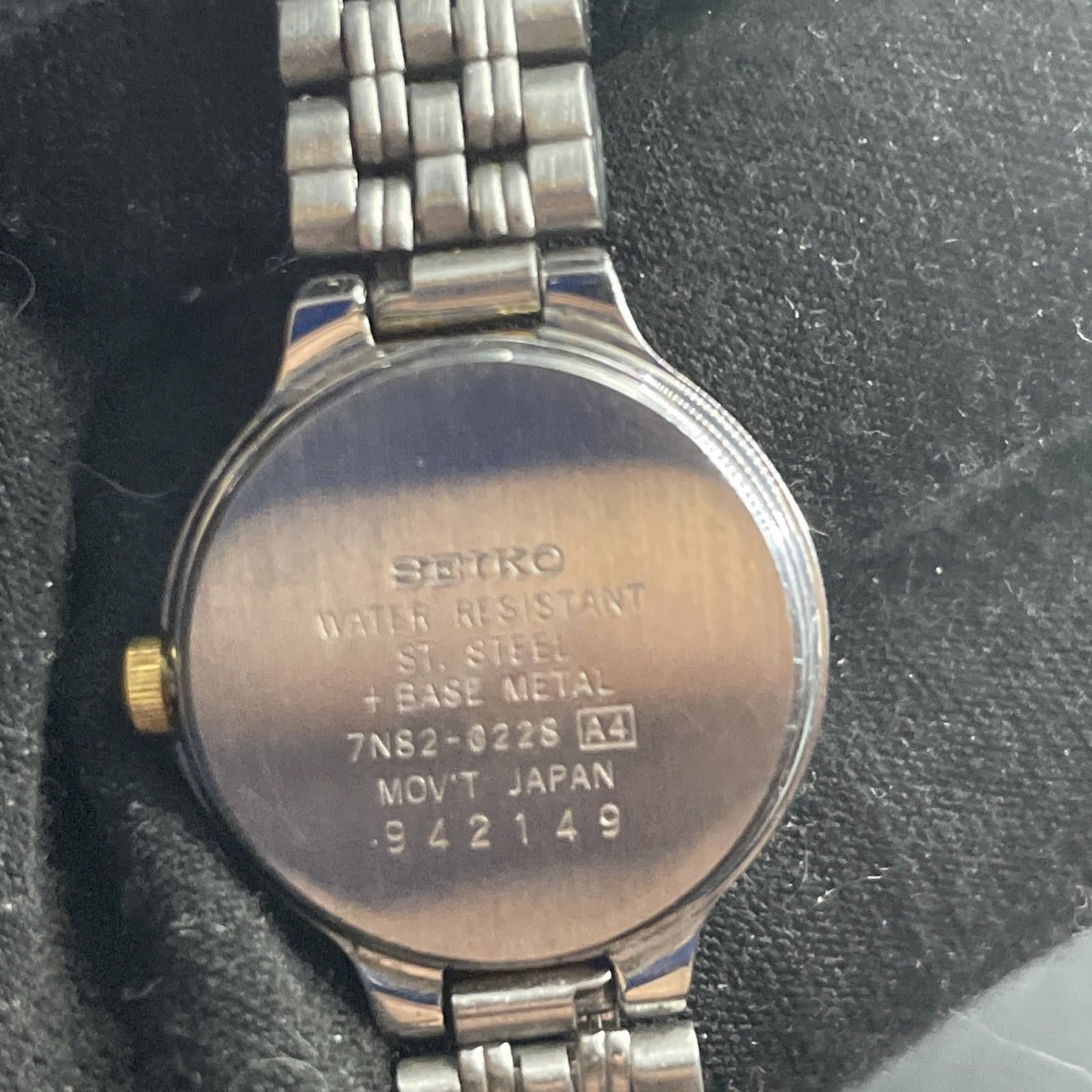 Seiko Seiko 7N82-0228 Day Silver Tone Gold Accents New Battery Size ONE SIZE - 7 Thumbnail