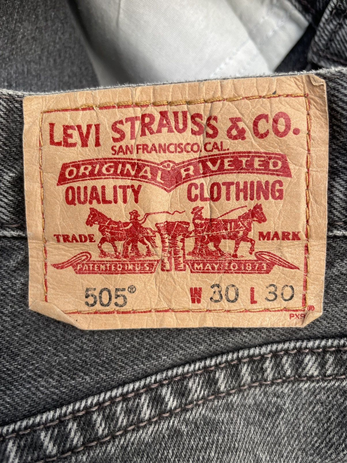 Levi's Vintage 2005 Levi’s 505 e Size US 29 - 15 Thumbnail