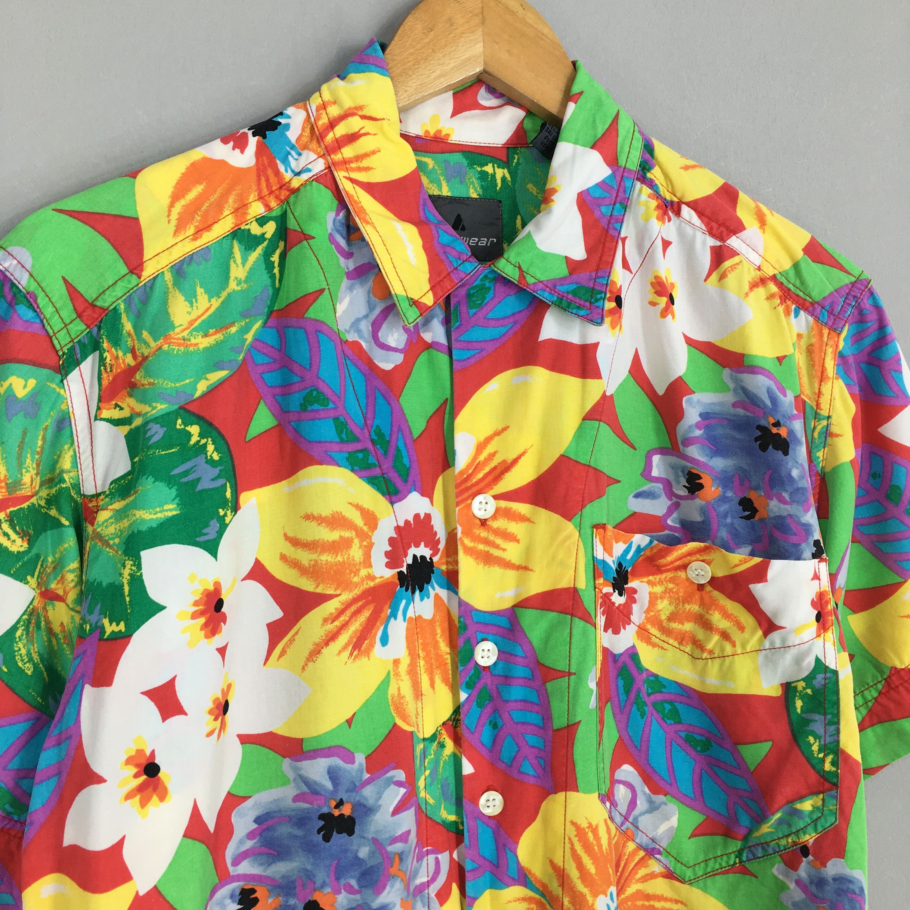 Vintage Vintage Lizwear Floral Hawaiian Island Beach Shirt Small Size US S / EU 44-46 / 1 - 3 Thumbnail