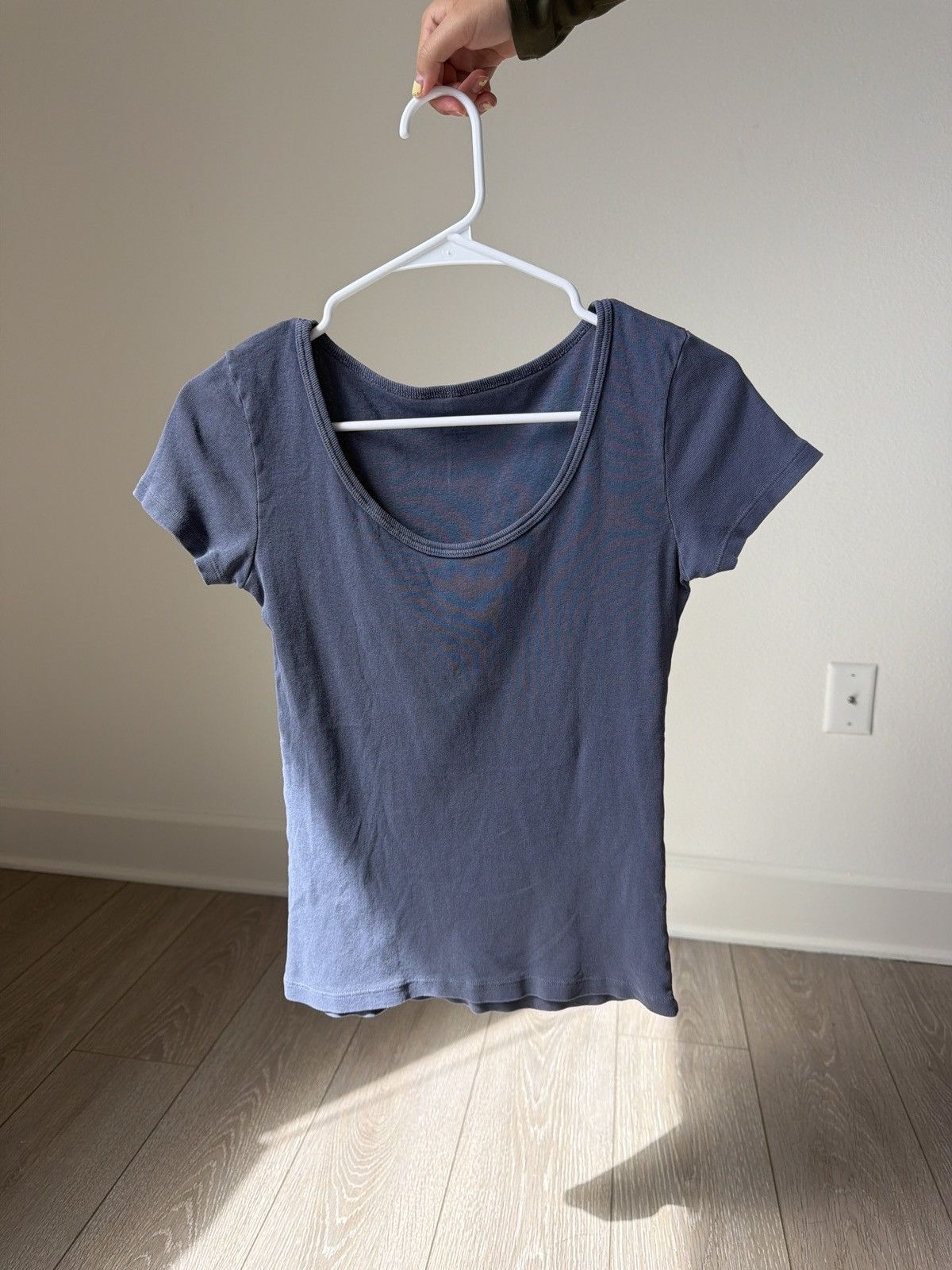 Brandy Melville Brandy Melville dusty blue crop top Size ONE SIZE - 1 Thumbnail