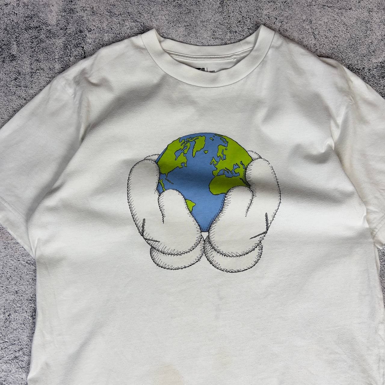 Uniqlo Uniqlo Kaws Tee Men's Size S White Cotton Short Sleeve` Size US S / EU 44-46 / 1 - 2 Thumbnail