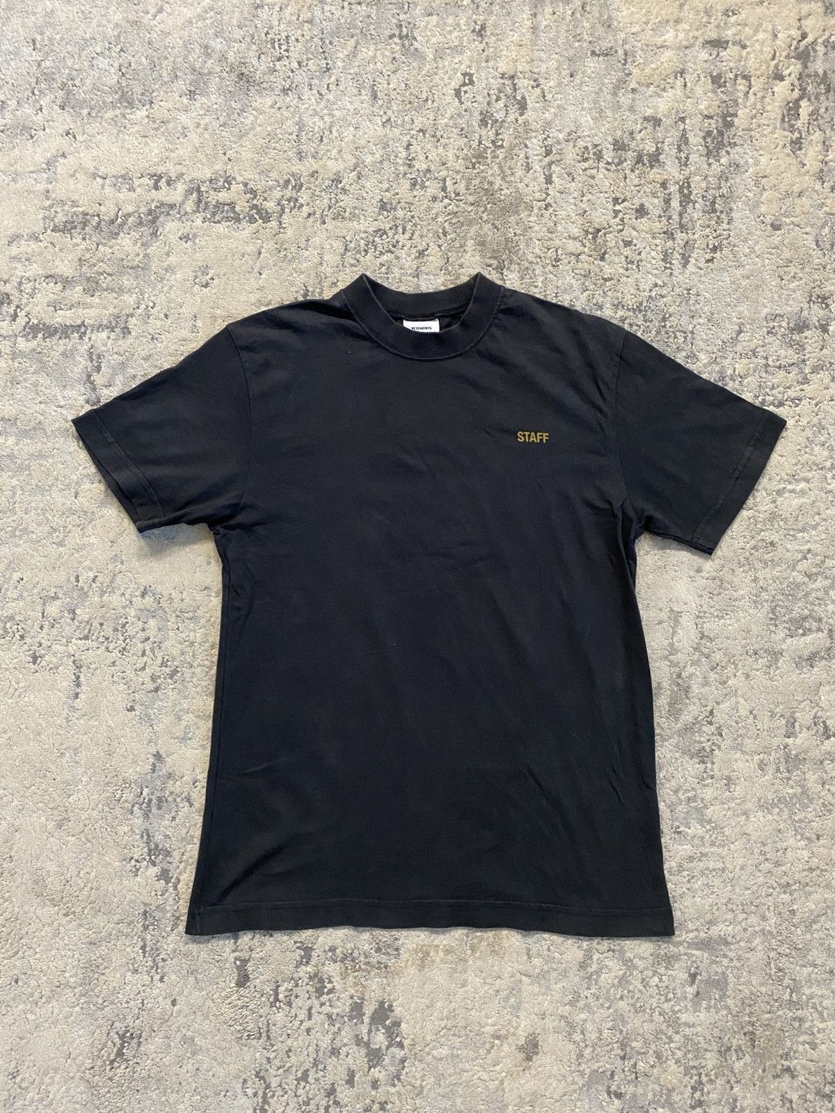 Vetements Vetemets Staff Back Logo T Shirt Size US XS / EU 42 / 0 - 3 Thumbnail