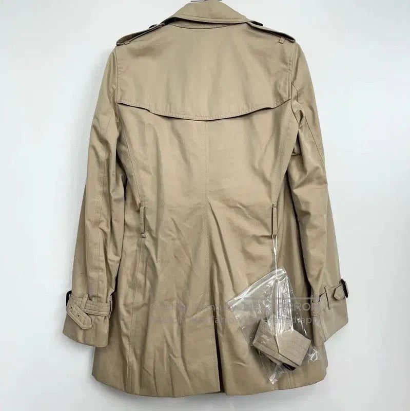 Burberry Burberry Women's Khaki Trench Coat. Size XS / US 0-2 / IT 36-38 - 2 Thumbnail