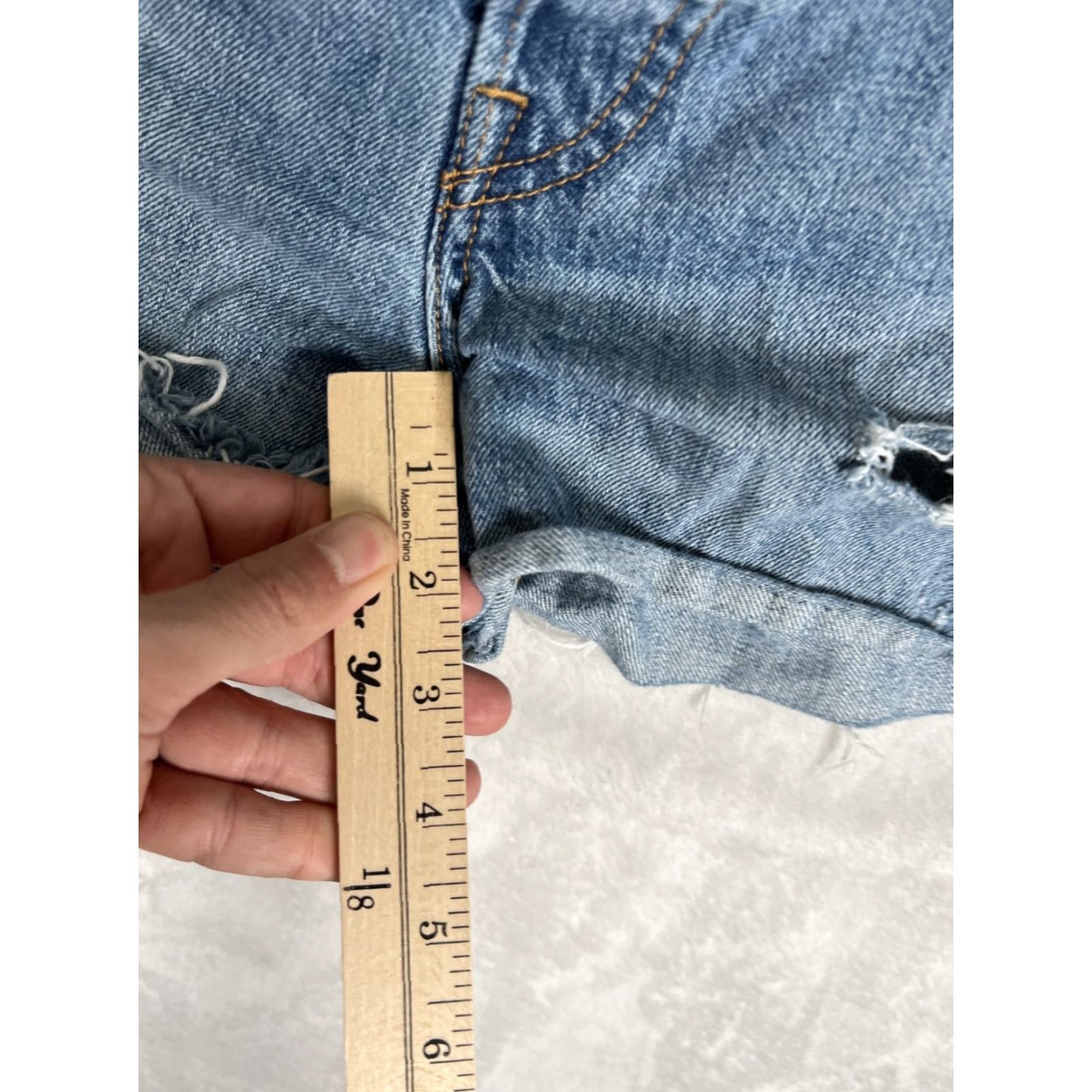 Levi's Levi’s Wedgie Denim Jean Shorts 26 Blue Daisy Dukes Distressed Button Fly Casual Summer Women Regular 90s Denim Shorts"} Size 26" / US 2 / IT 38 - 3 Thumbnail