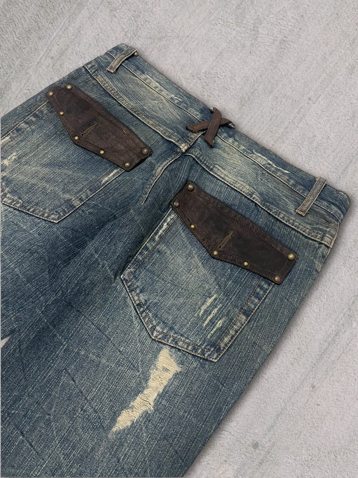 LOWBOX Vintage Lowbox Bondage Rivet Distressed Mudwash Flare Jeans Size US 32 / EU 48 - 8 Thumbnail