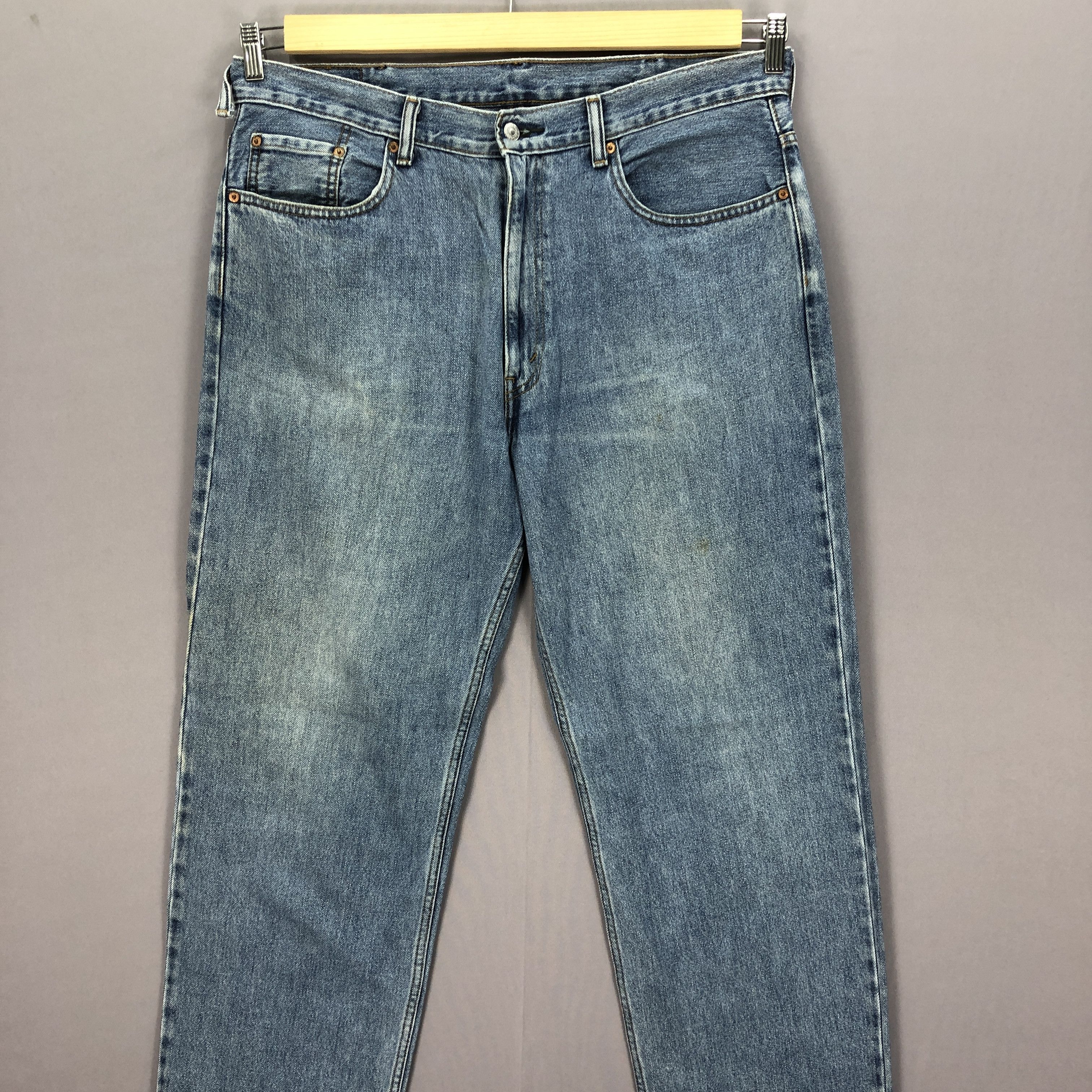 Levi's Vintage Levis 550 Baggy Jeans Levi's Light Wash Faded Denim Size US 36 / EU 52 - 3 Thumbnail