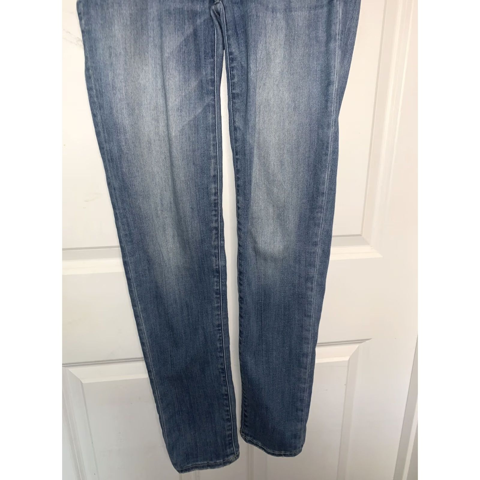 American Eagle Outfitters American Eagle Outfitters Jeans Skinny Distressed Light Wash Women’s/Teen SZ 2 Slim Fit 2 Blue XS? Size 26" / US 2 / IT 38 - 4 Thumbnail