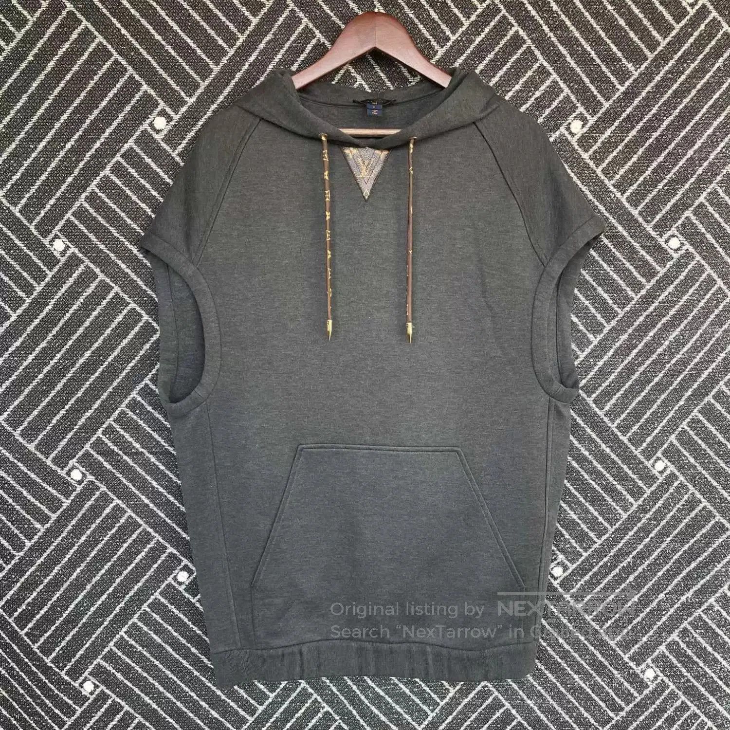 Louis Vuitton louis vuitton gray sleeveless hoodie for women. Size S / US 4 / IT 40 - 1 Thumbnail