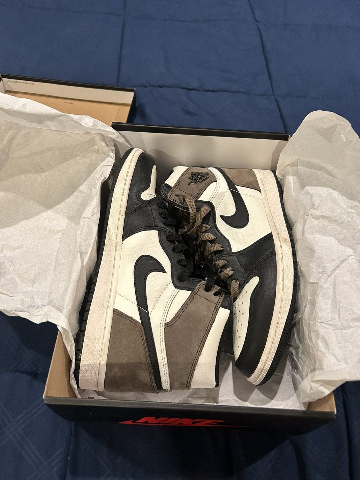Jordan Brand Air Jordan 1 Retro High OG Mocha Size US 10 / EU 43 - 6 Thumbnail