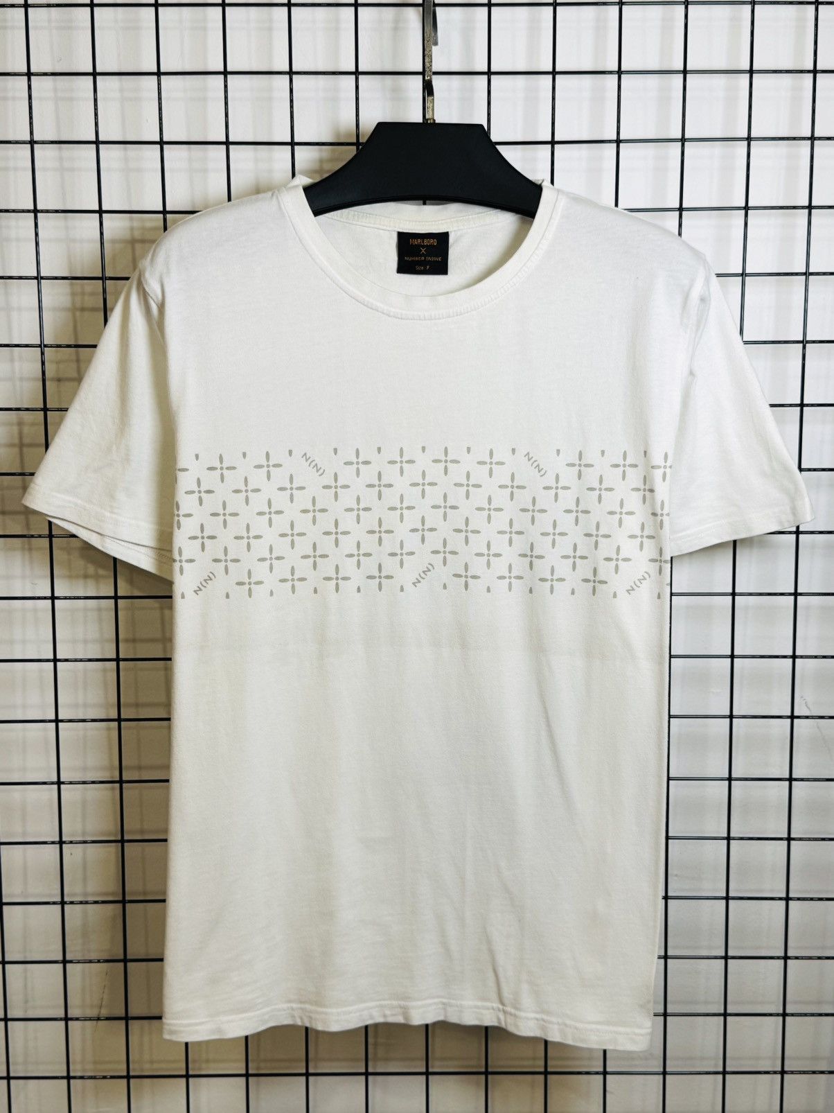Number (N)ine vintage Number (N)ine x Marlboro monogram t-shirt Size US L / EU 52-54 / 3 - 1 Thumbnail