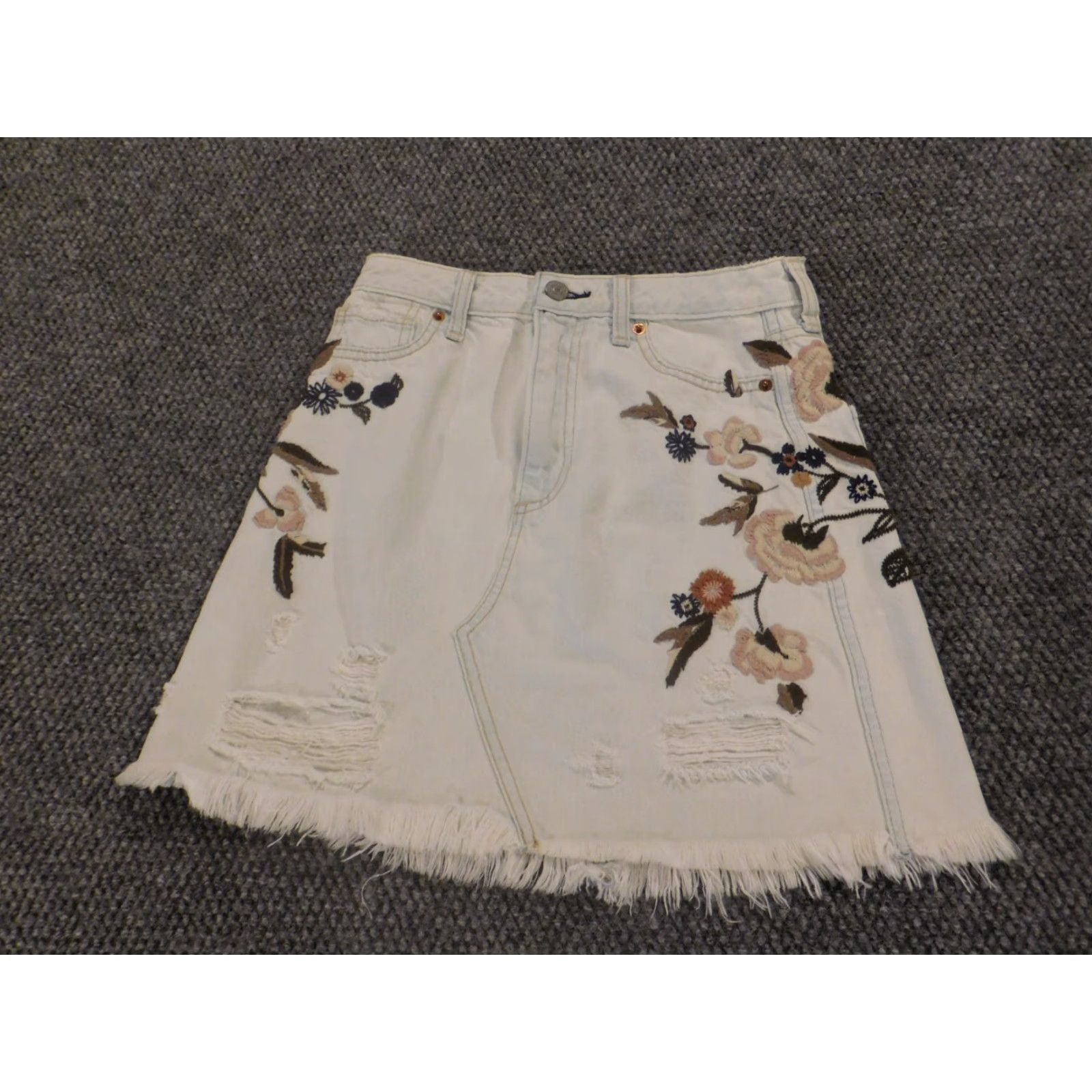 Abercrombie & Fitch Abercrombie & Fitch Womens Skirt 00 Blue Floral Denim A-Line Knee Length Cotton Zip Lined Casual Mens? Womens Size 24" / US 00 / IT 34 - 2 Thumbnail